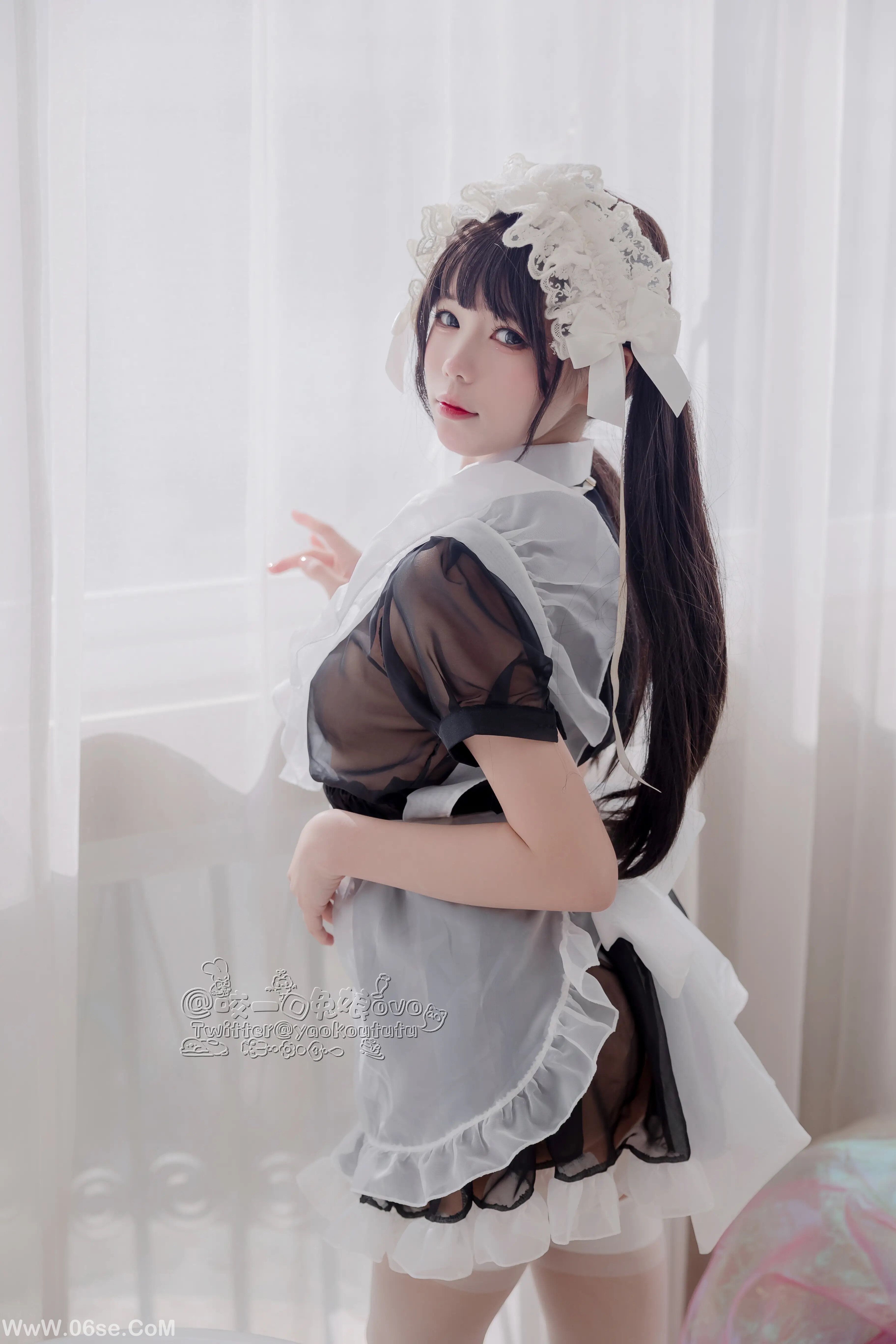 图片[2]-咬一口兔娘 黑白女仆-六色网