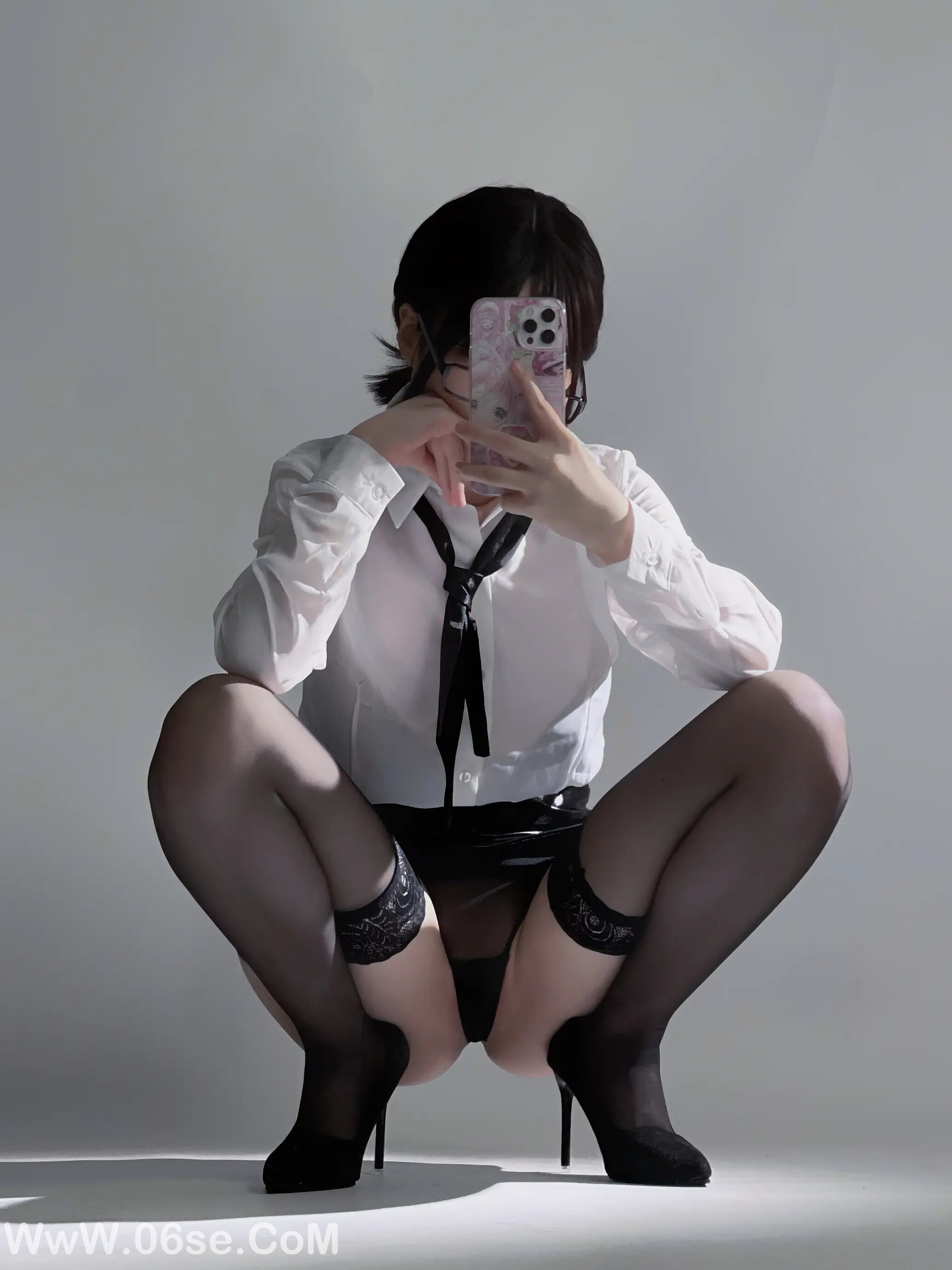 图片[22]-幼愛youmeko 黑丝眼镜ol-六色网