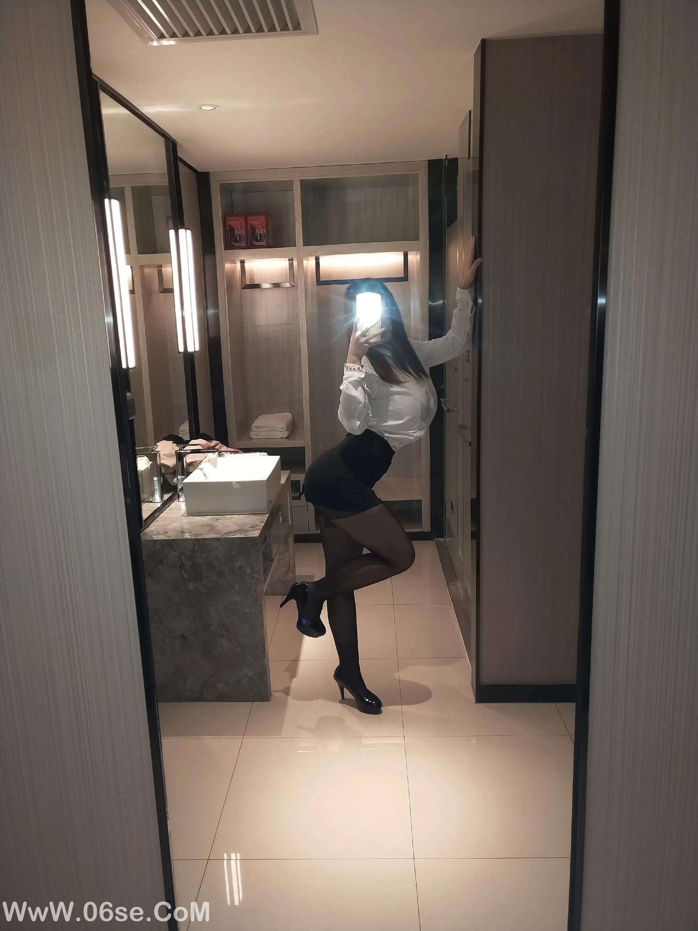 图片[23]-无颜小天使wy_OL今天的颜颜也不想加班-六色网