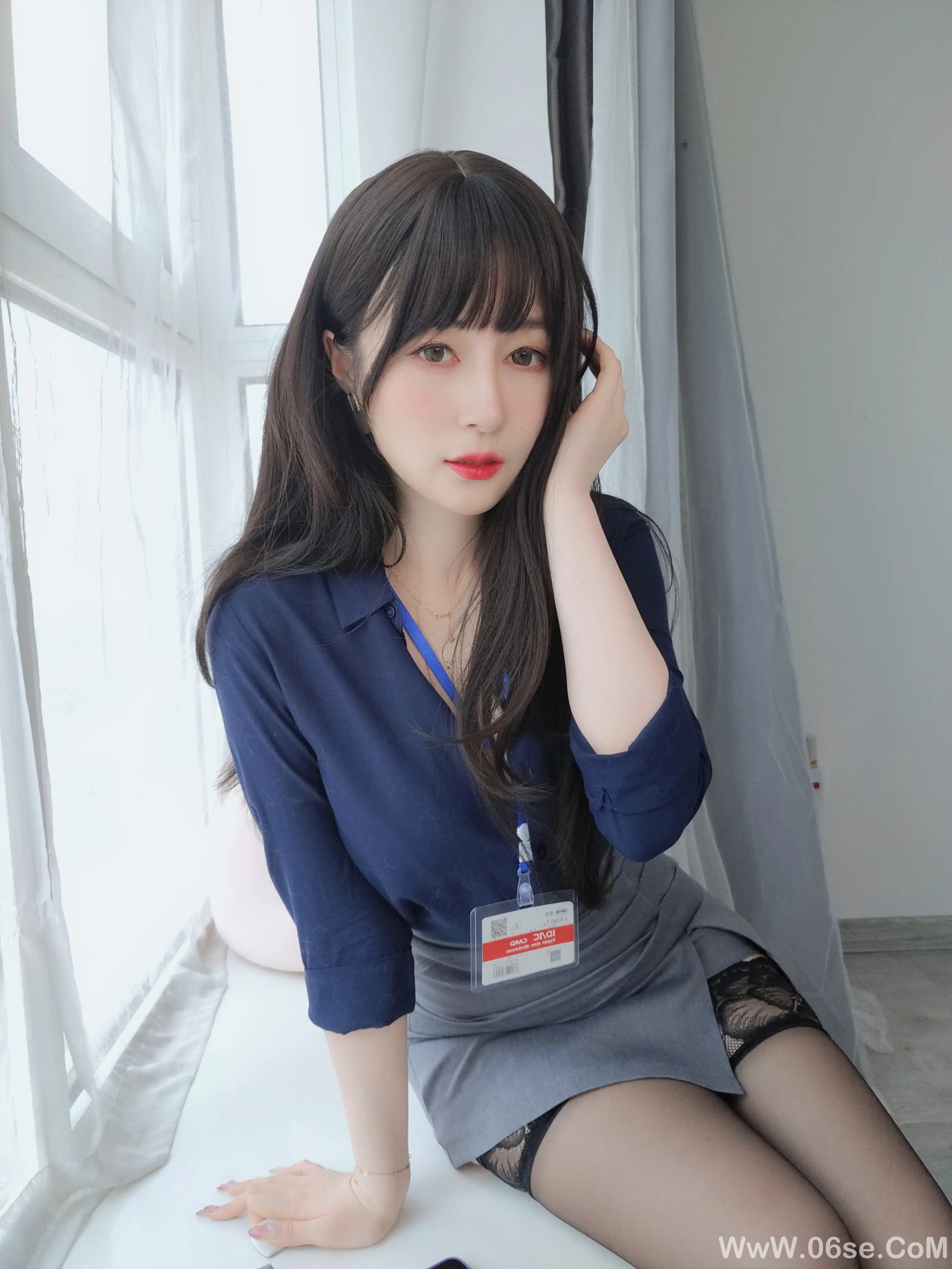 白银81 - 新しく来た女性同僚はとても大胆です-六色网