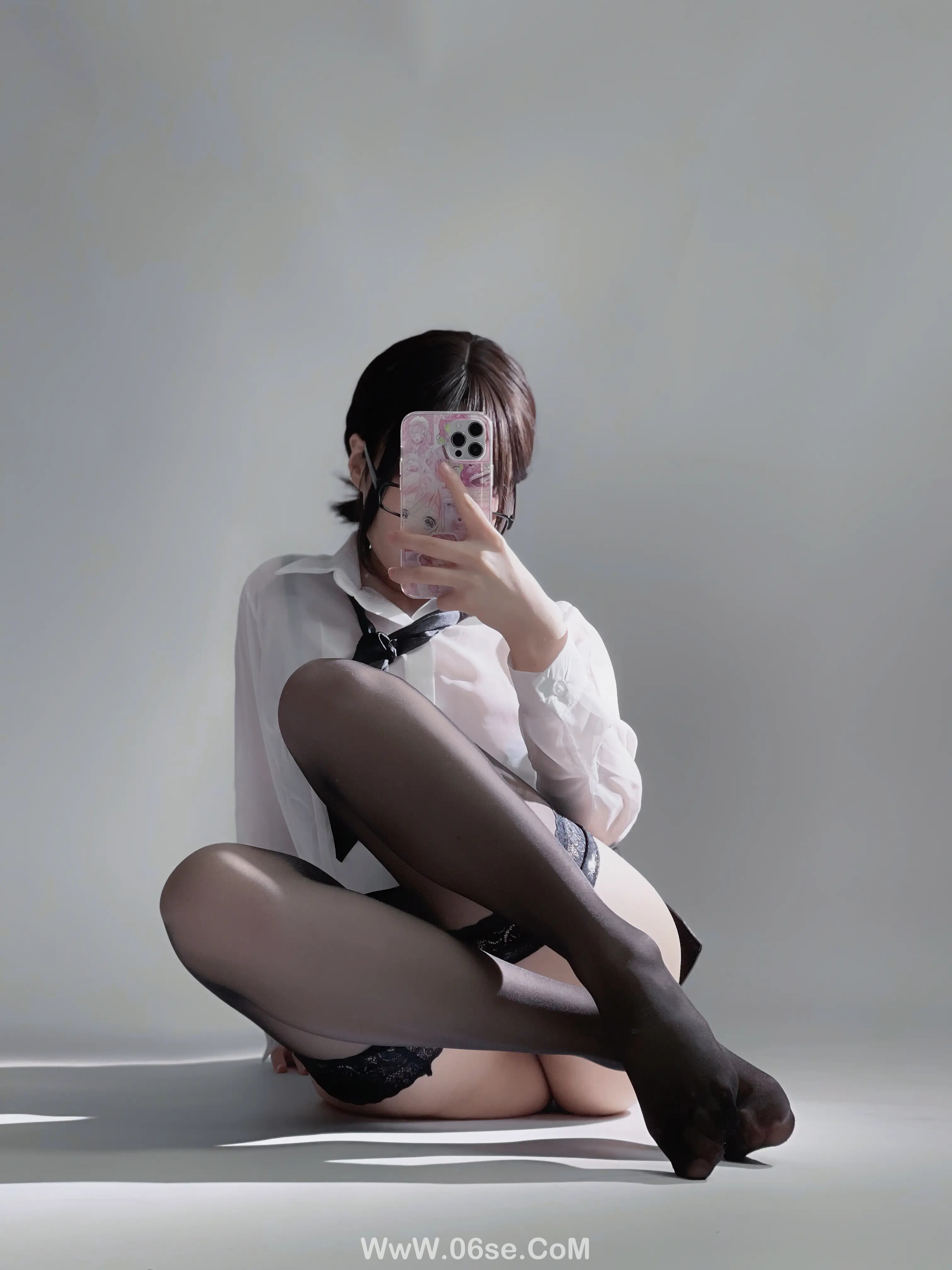 图片[20]-幼愛youmeko 黑丝眼镜ol-六色网