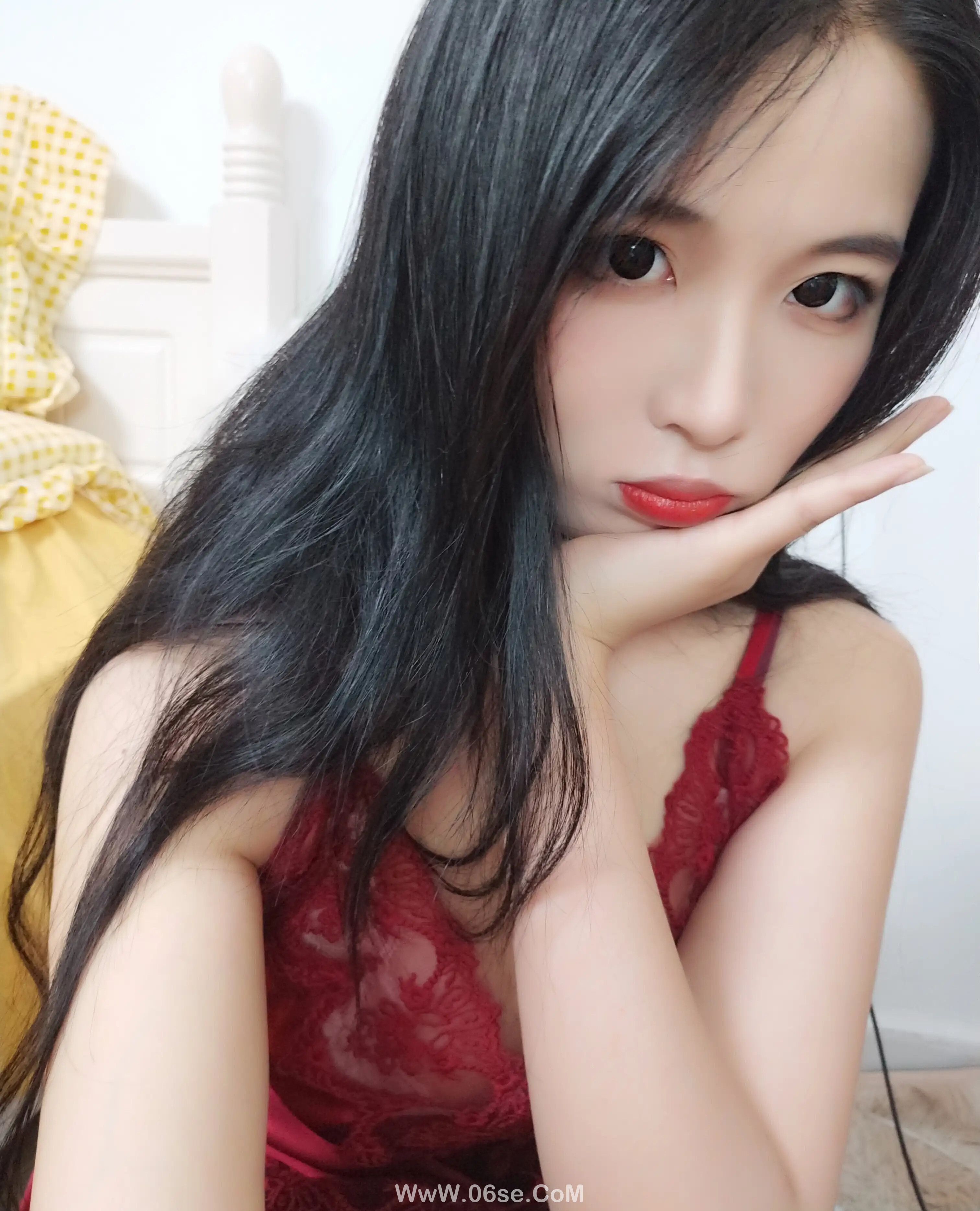 图片[33]-轩萧学姐 酒红色睡衣-六色网
