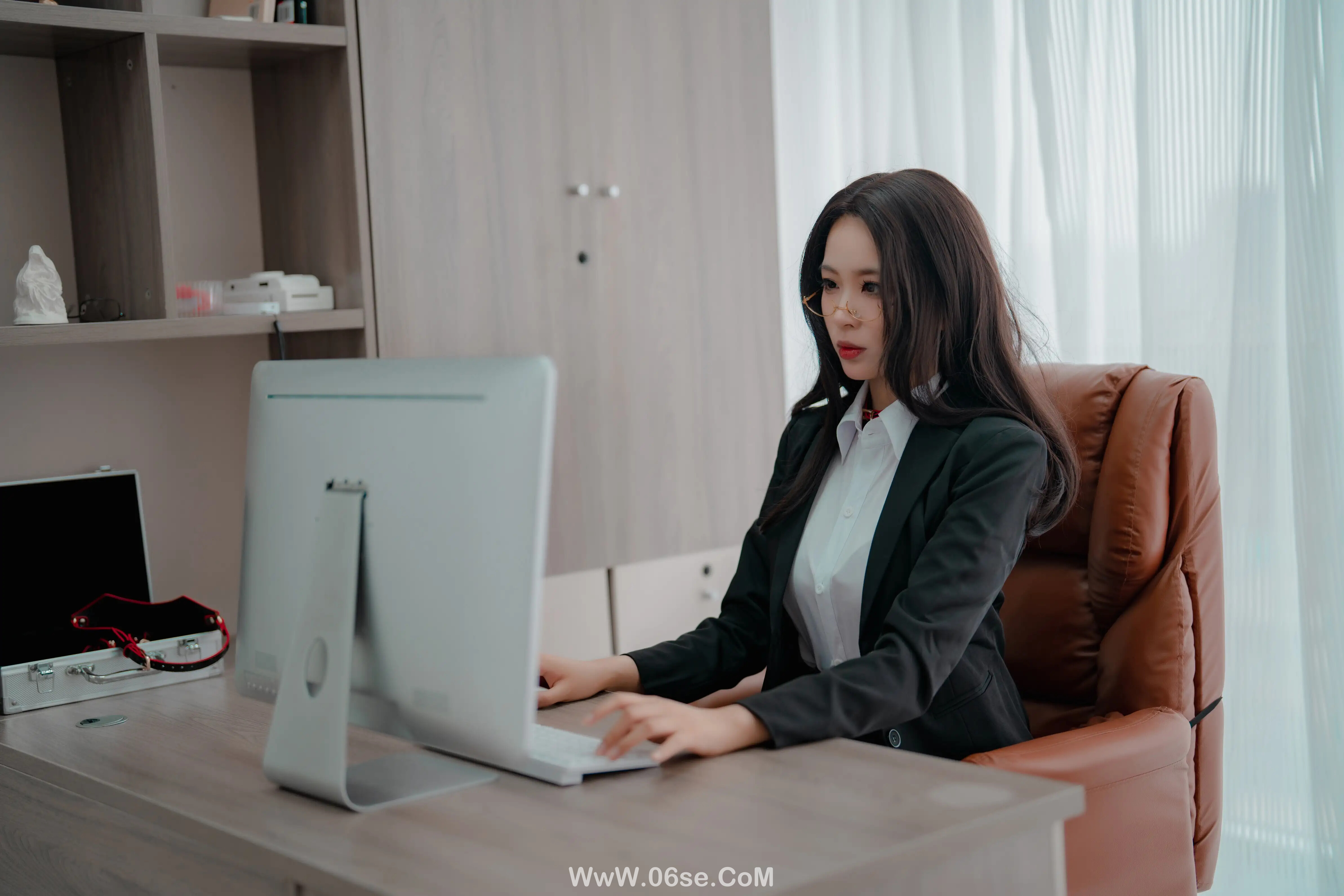 轩萧学姐 女社长-六色网