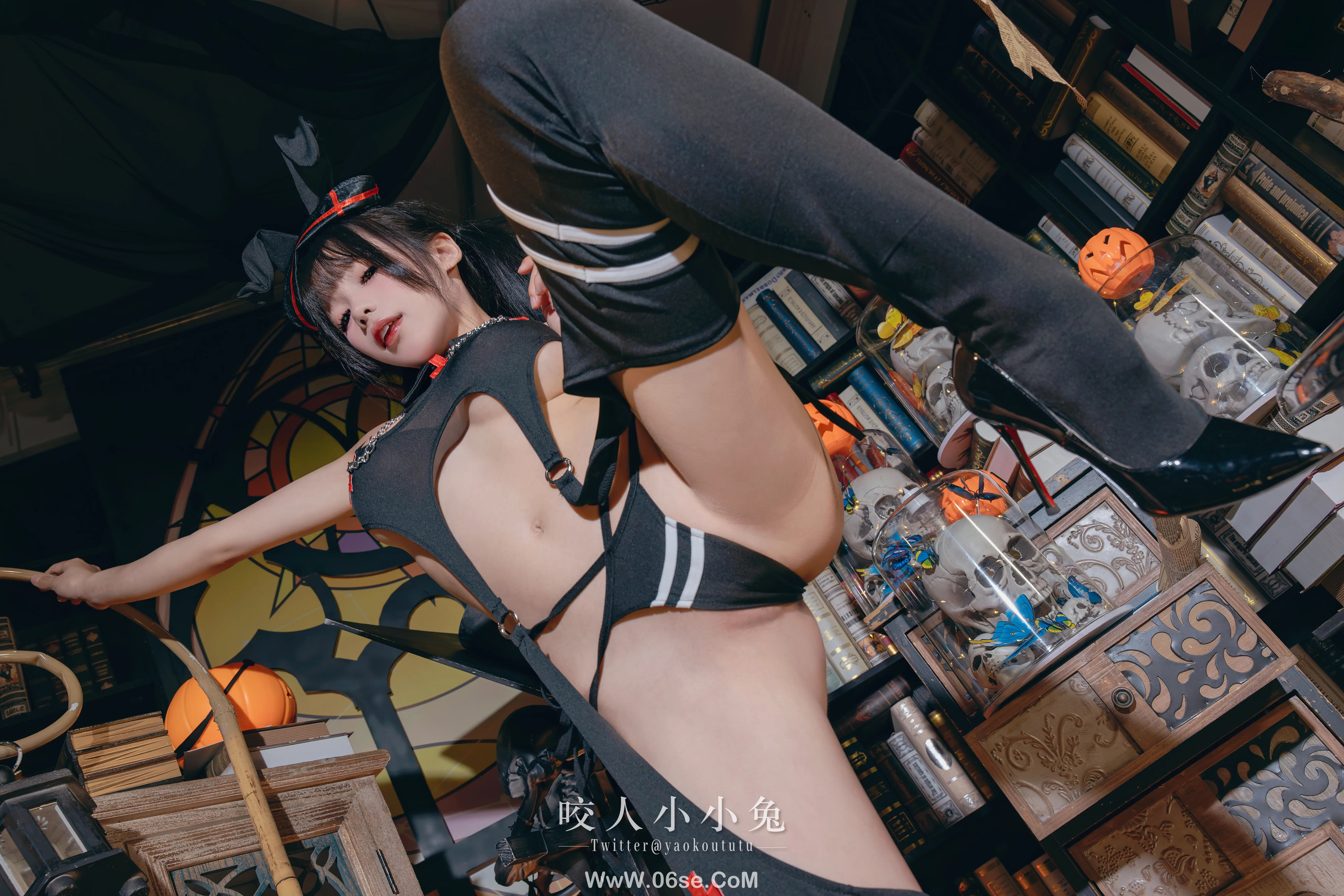 图片[11]-咬一口兔娘_十一月t3特典『万圣节看護士』-六色网