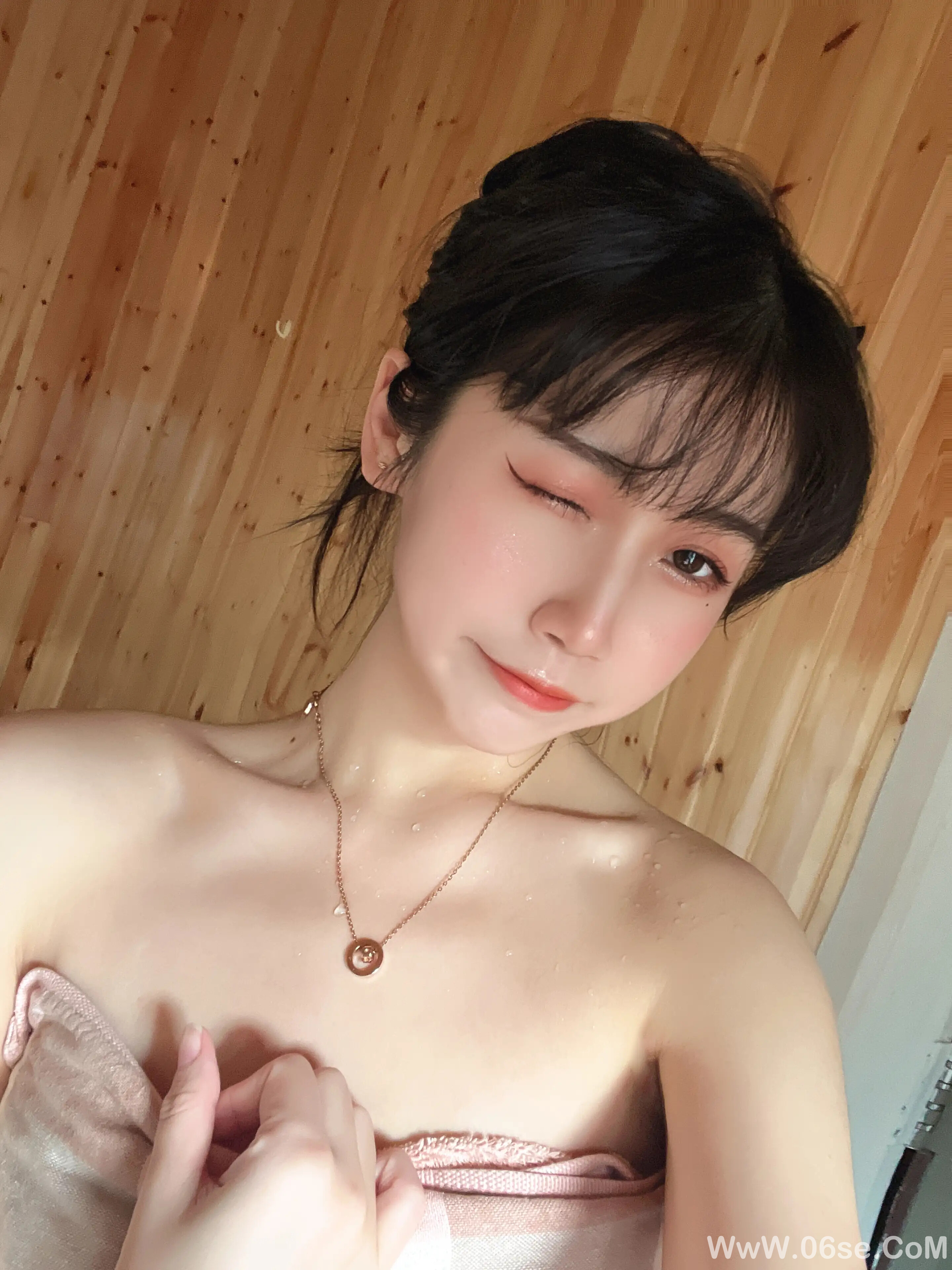 图片[57]-不呆猫 – 霸气红色人妻-六色网