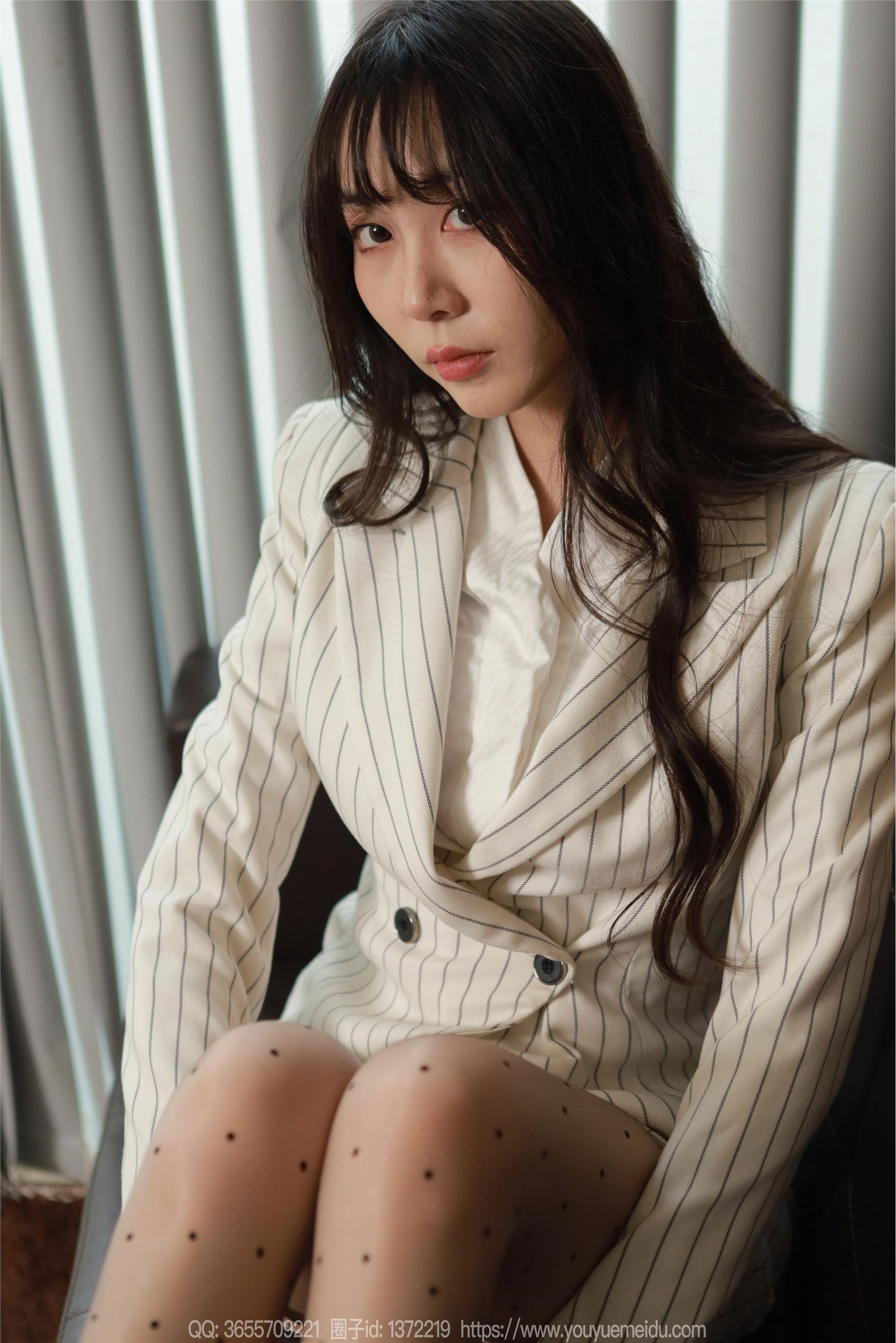 图片[61]-IESS异思趣向 2025.12.01 丝享家2225：小婕《波点丝袜（上）》-六色网