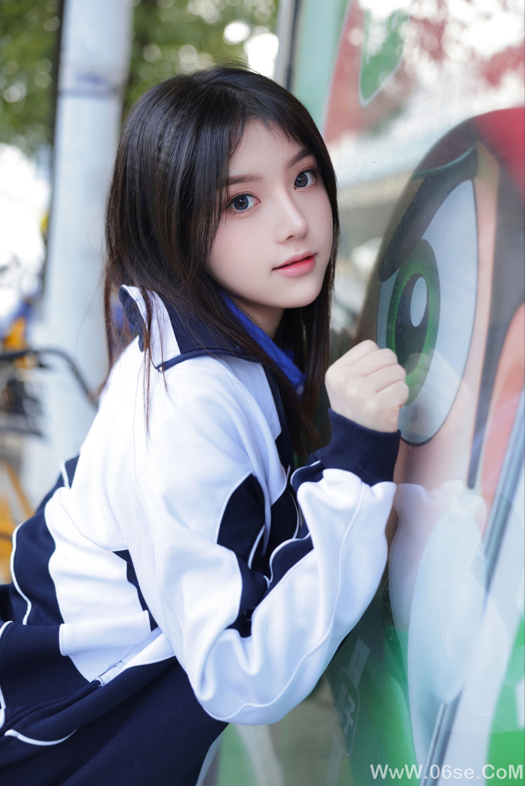 图片[2]-豆瓣酱 公交车写真 [85P]-六色网