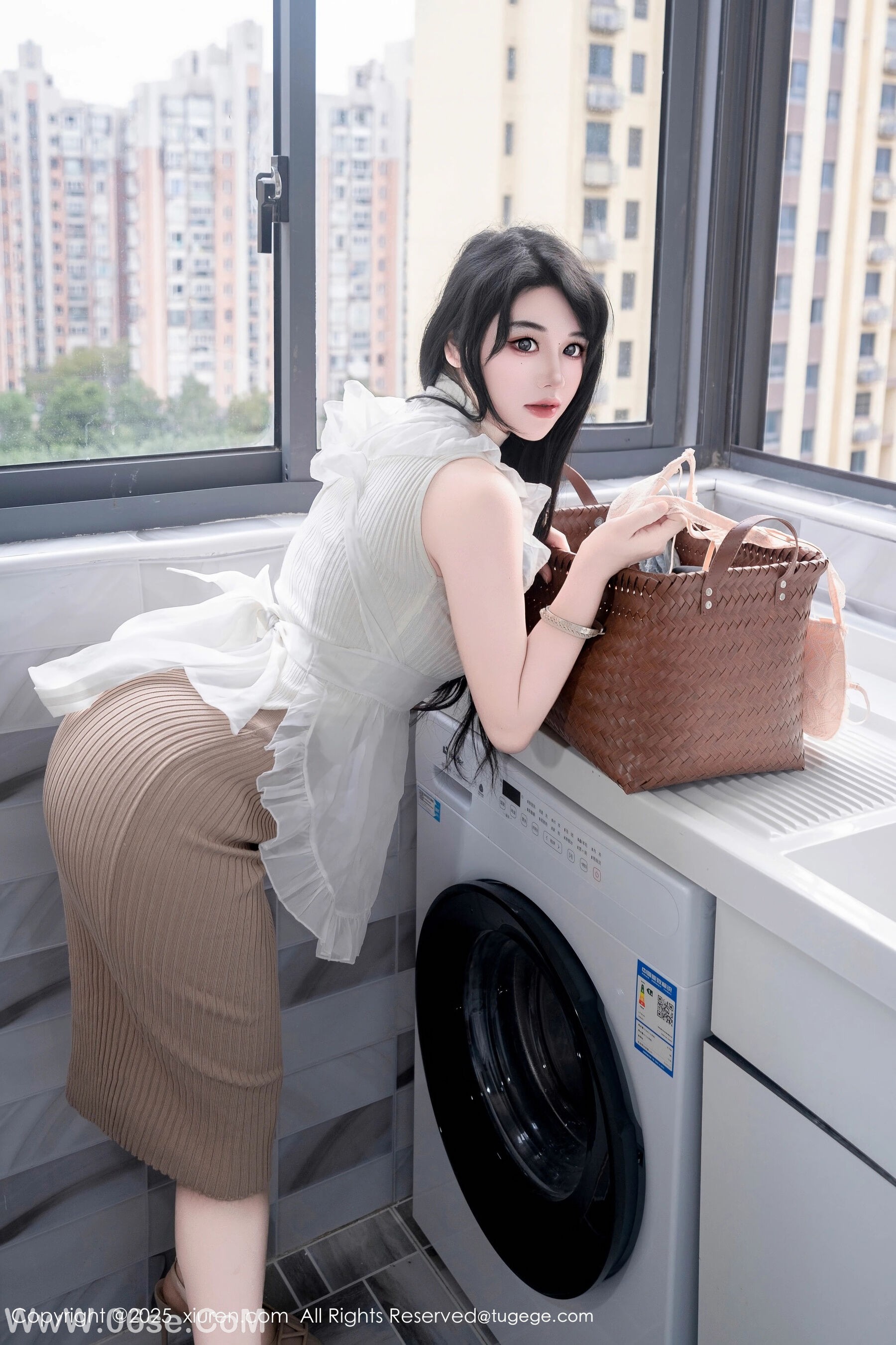 图片[10]-秀人网 – NO.11010 – 汐汐爱吃草莓 [84P]-六色网