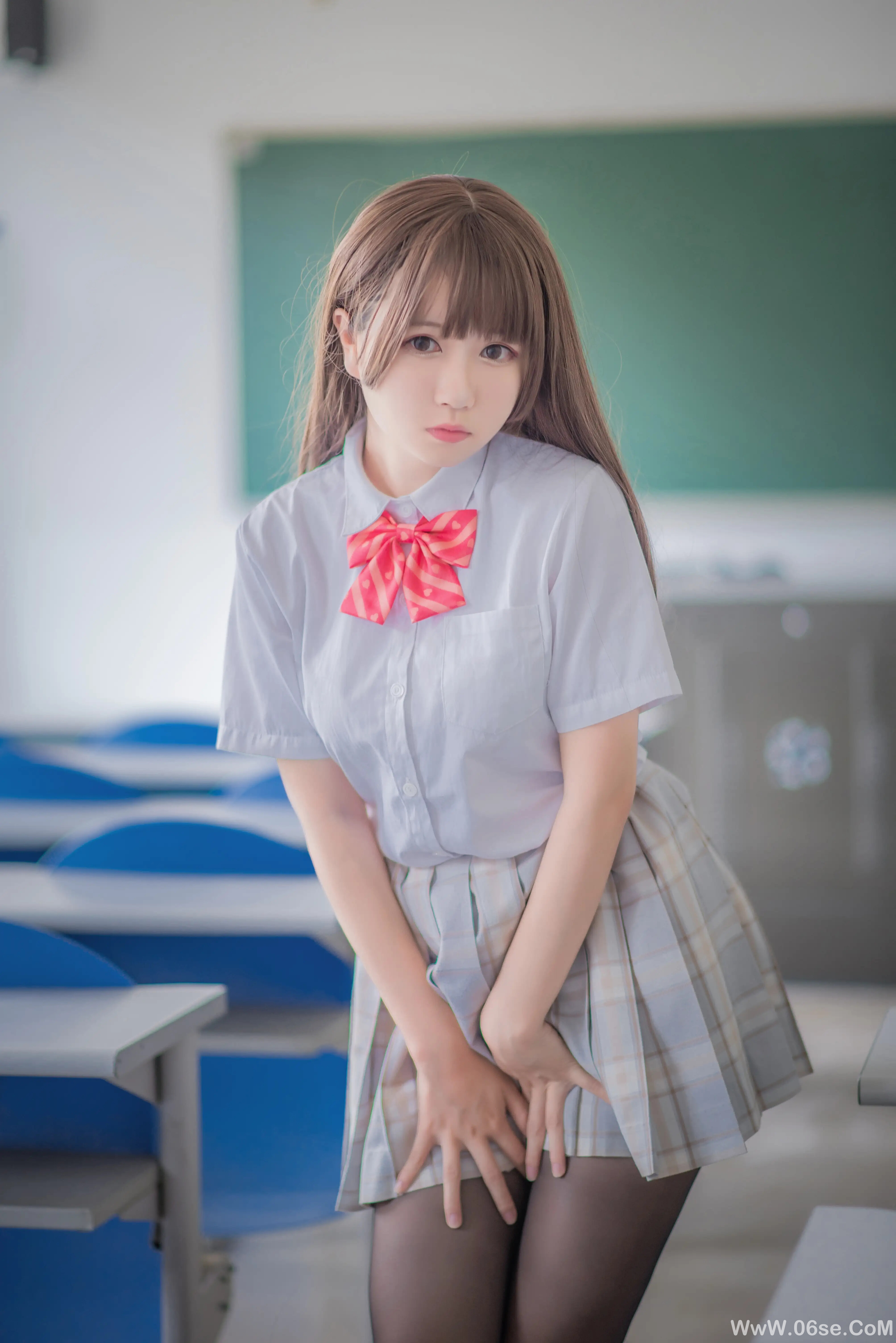 图片[3]-白金Saki – 制服黑丝-六色网