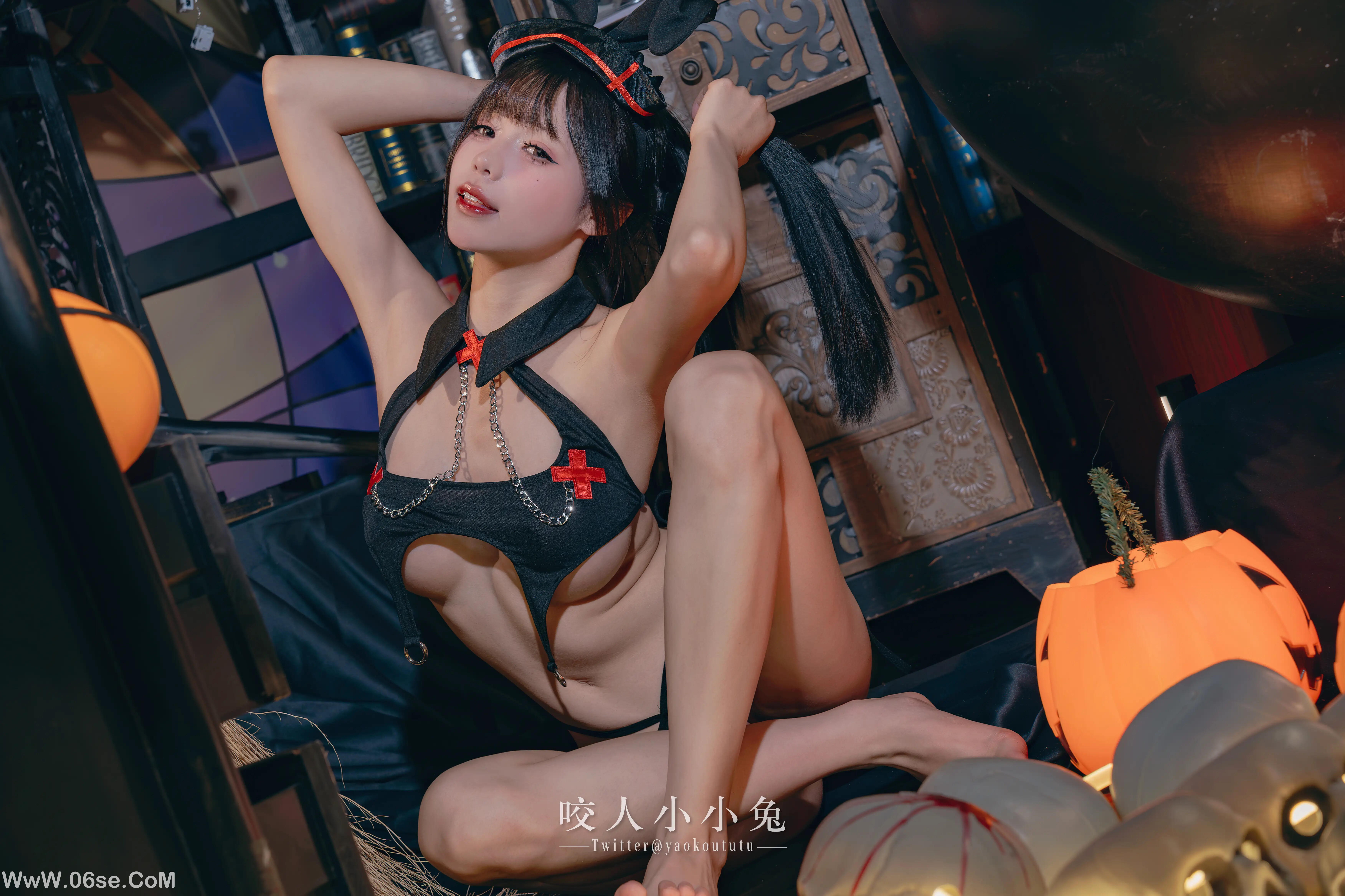 图片[32]-咬一口兔娘_十一月t3特典『万圣节看護士』-六色网