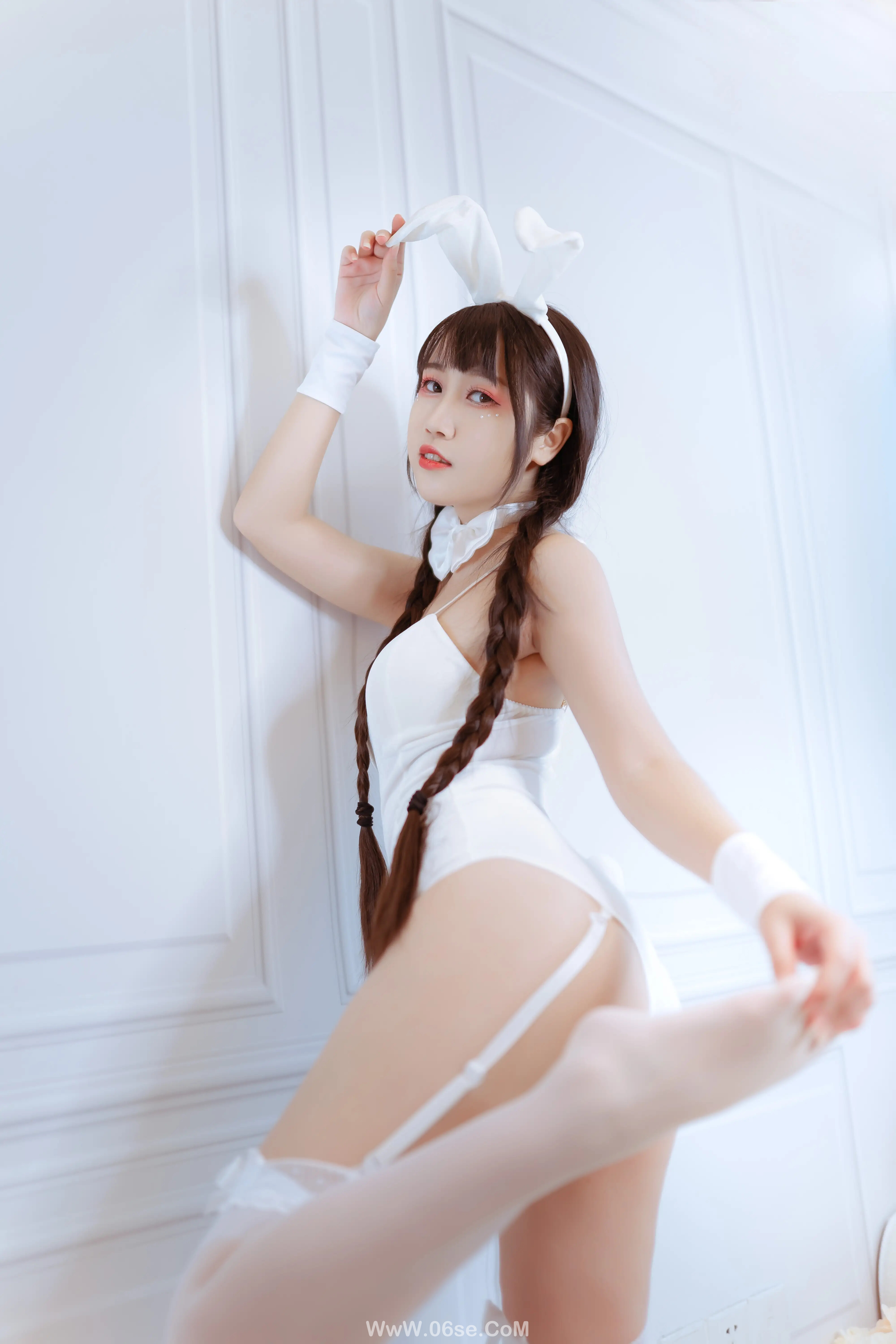 图片[5]-不呆猫 – 白色兔女郎-六色网