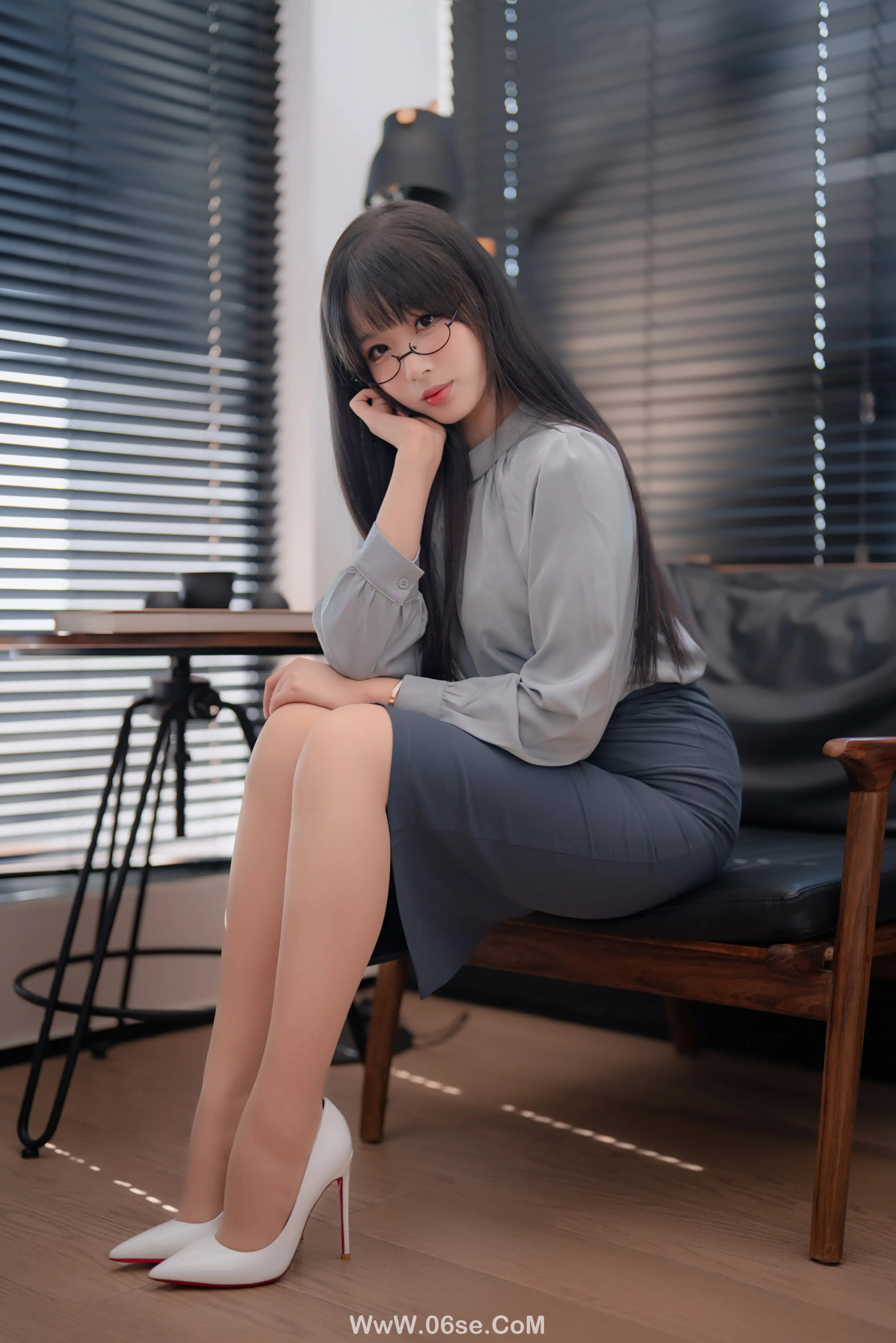 图片[79]-轩萧学姐 – 蓝裙ol-六色网