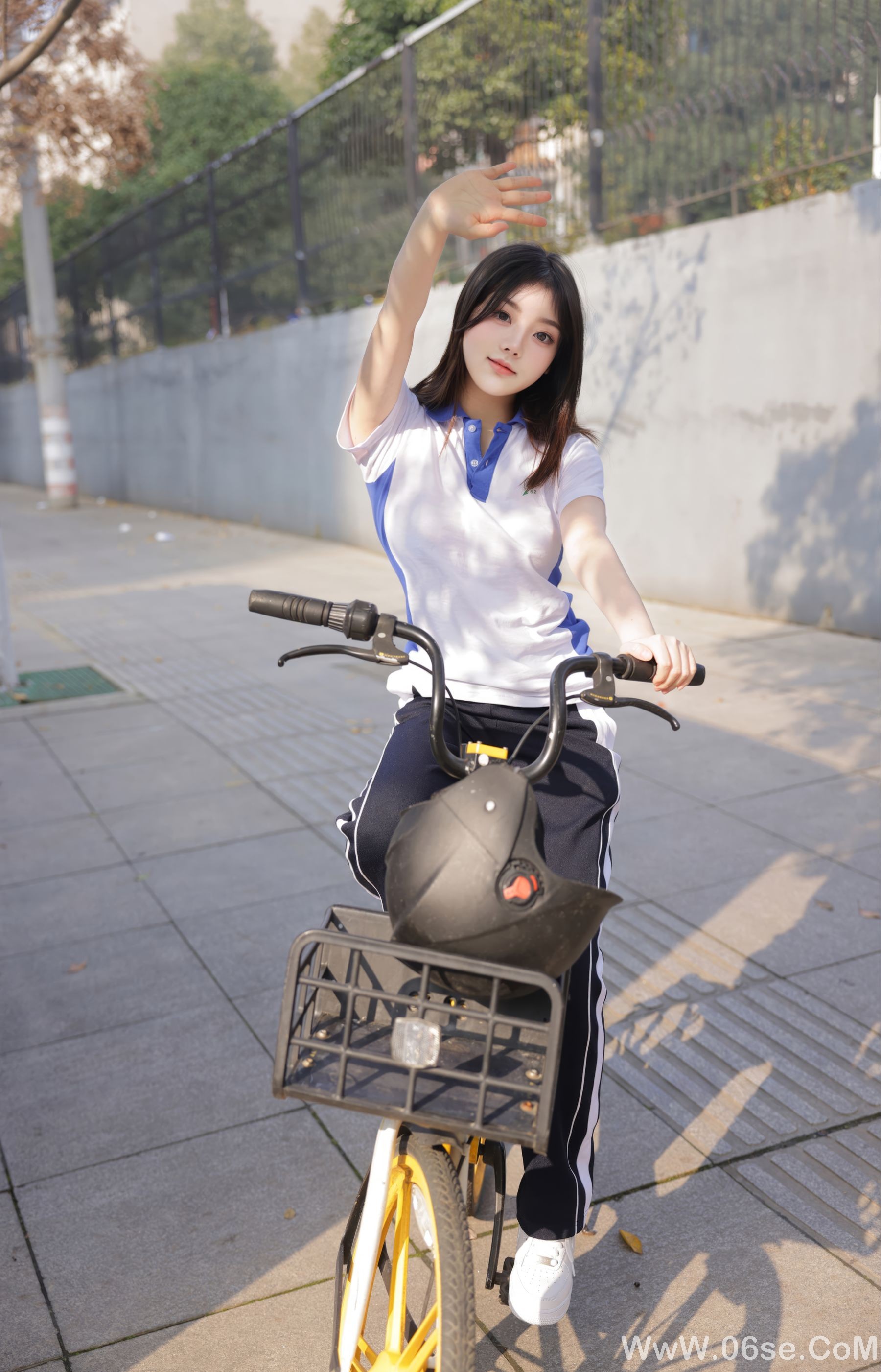 图片[41]-豆瓣酱 公交车写真 [85P]-六色网