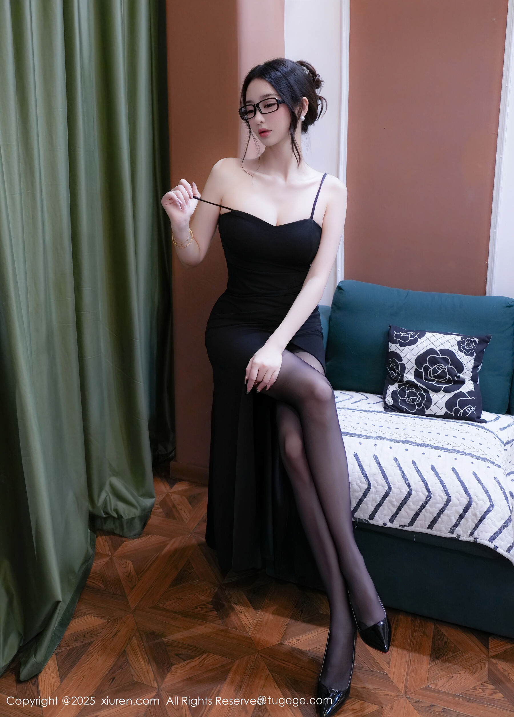 图片[9]-[Xiuren秀人网] 2025.07.16 NO.10552 果果Nikki 星星baby[77P]-六色网