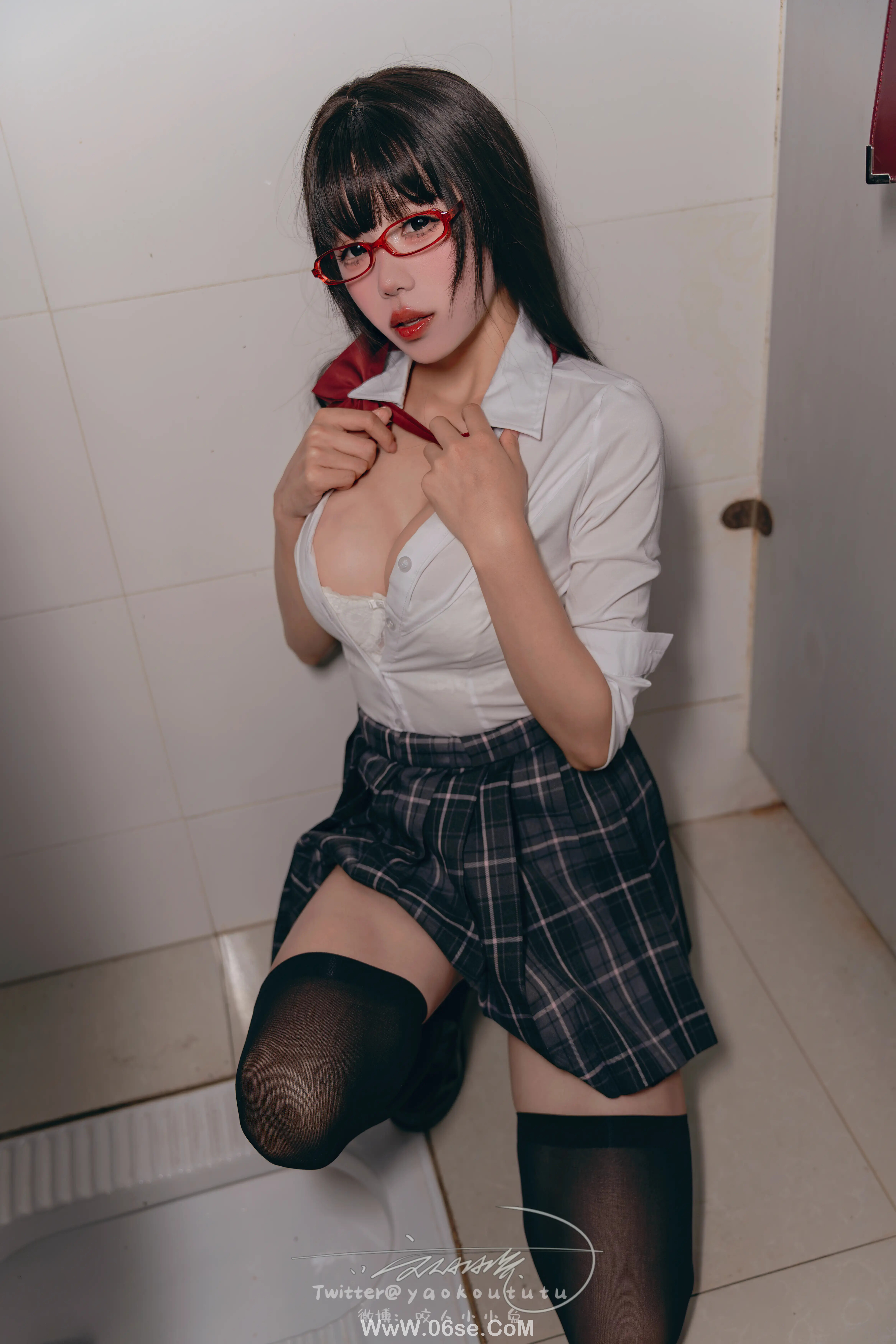 图片[33]-咬一口兔娘 电车惊魂-六色网