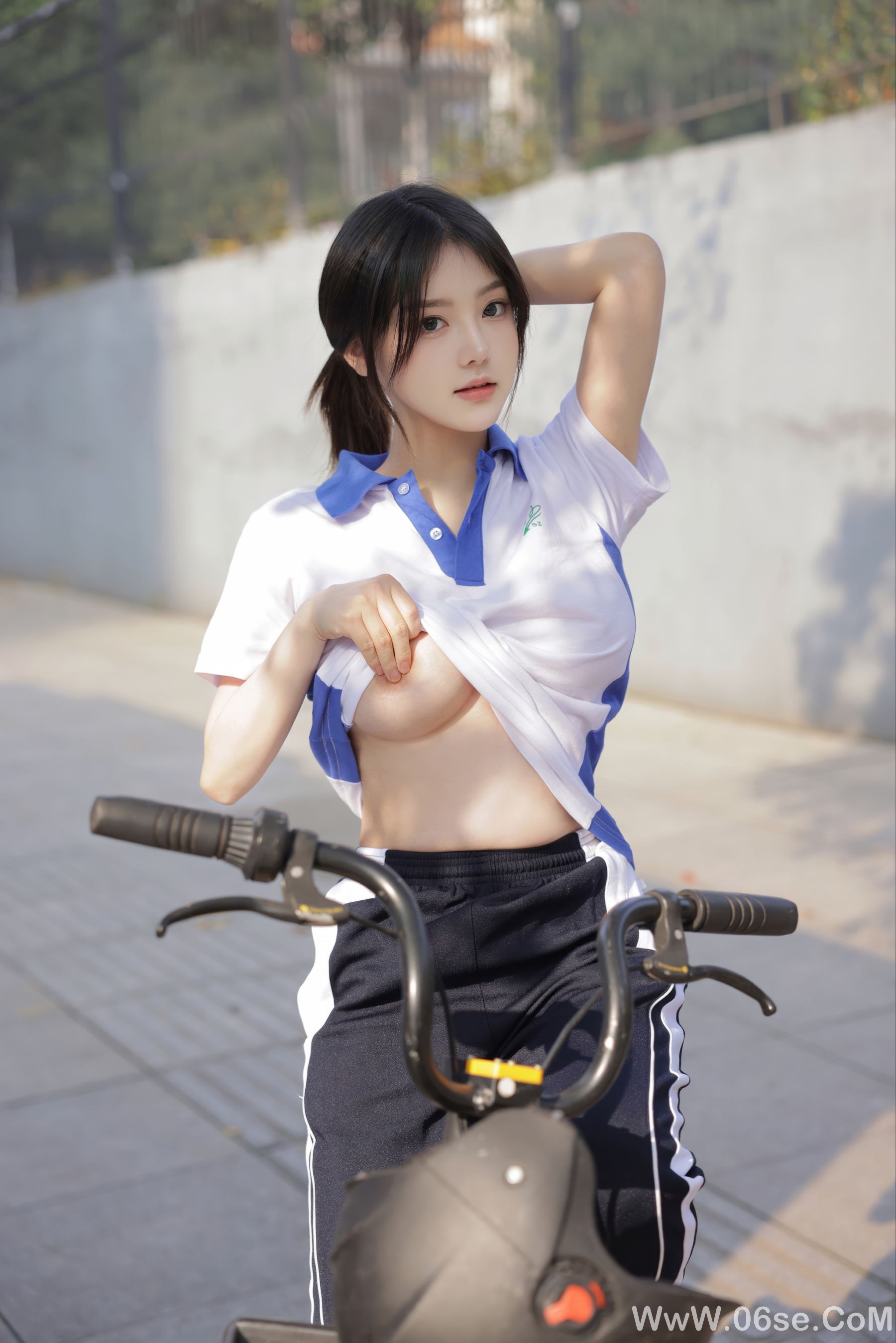 图片[82]-豆瓣酱 公交车写真 [85P]-六色网