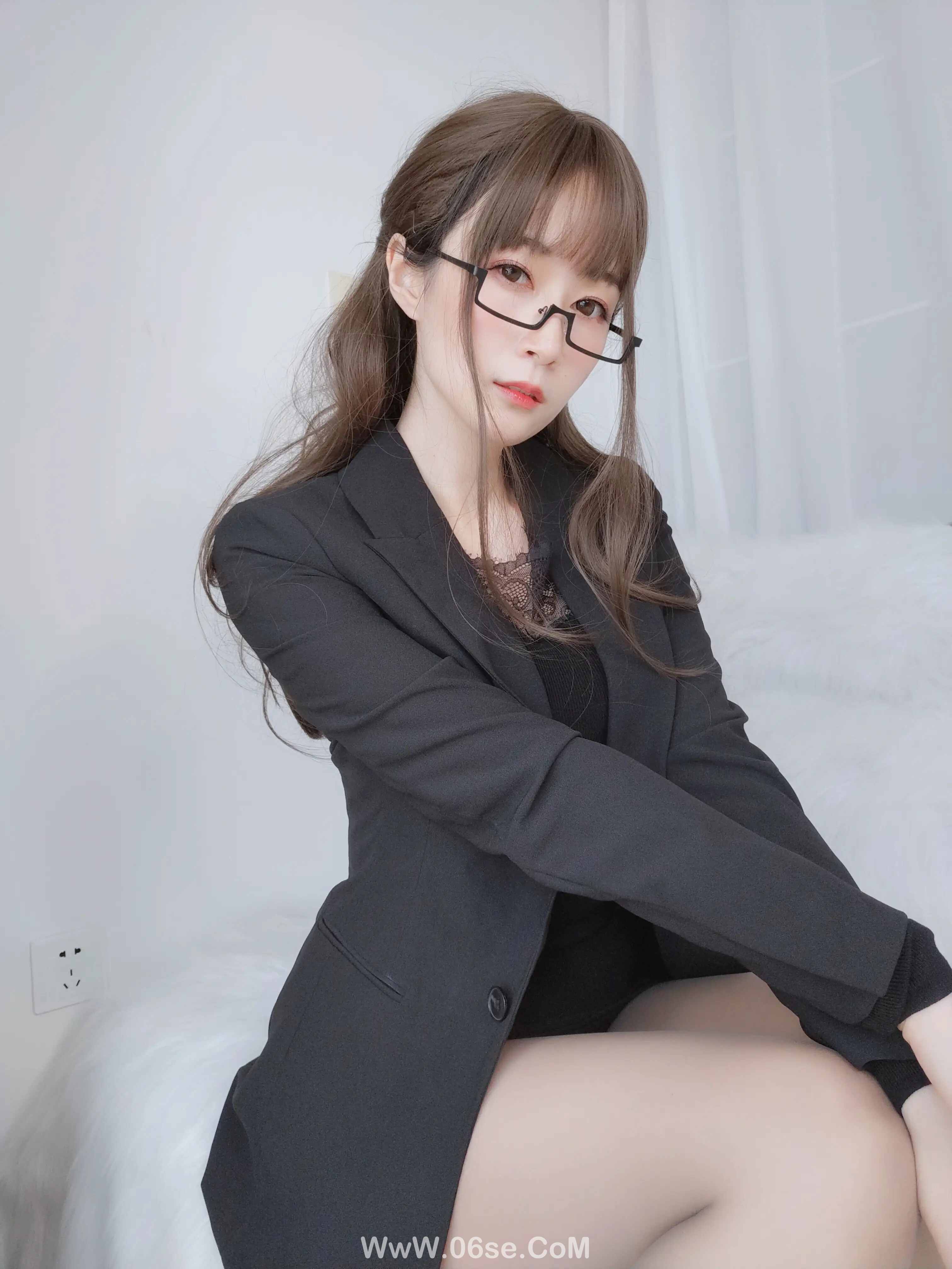 图片[2]-白银81 – 黑西服-六色网