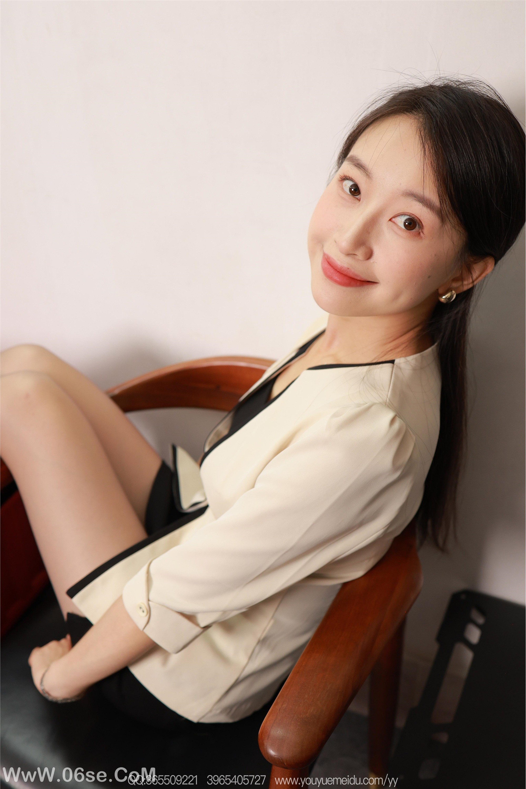 图片[35]-IESS异思趣向 2025.10.28 丝享家 2196 小婕温柔OL风[104P]-六色网