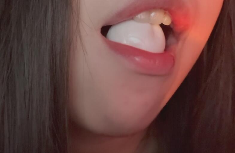 【在线播放】QIUQIUUN 把缩小的你抓住把玩并吞掉-asmr小喵