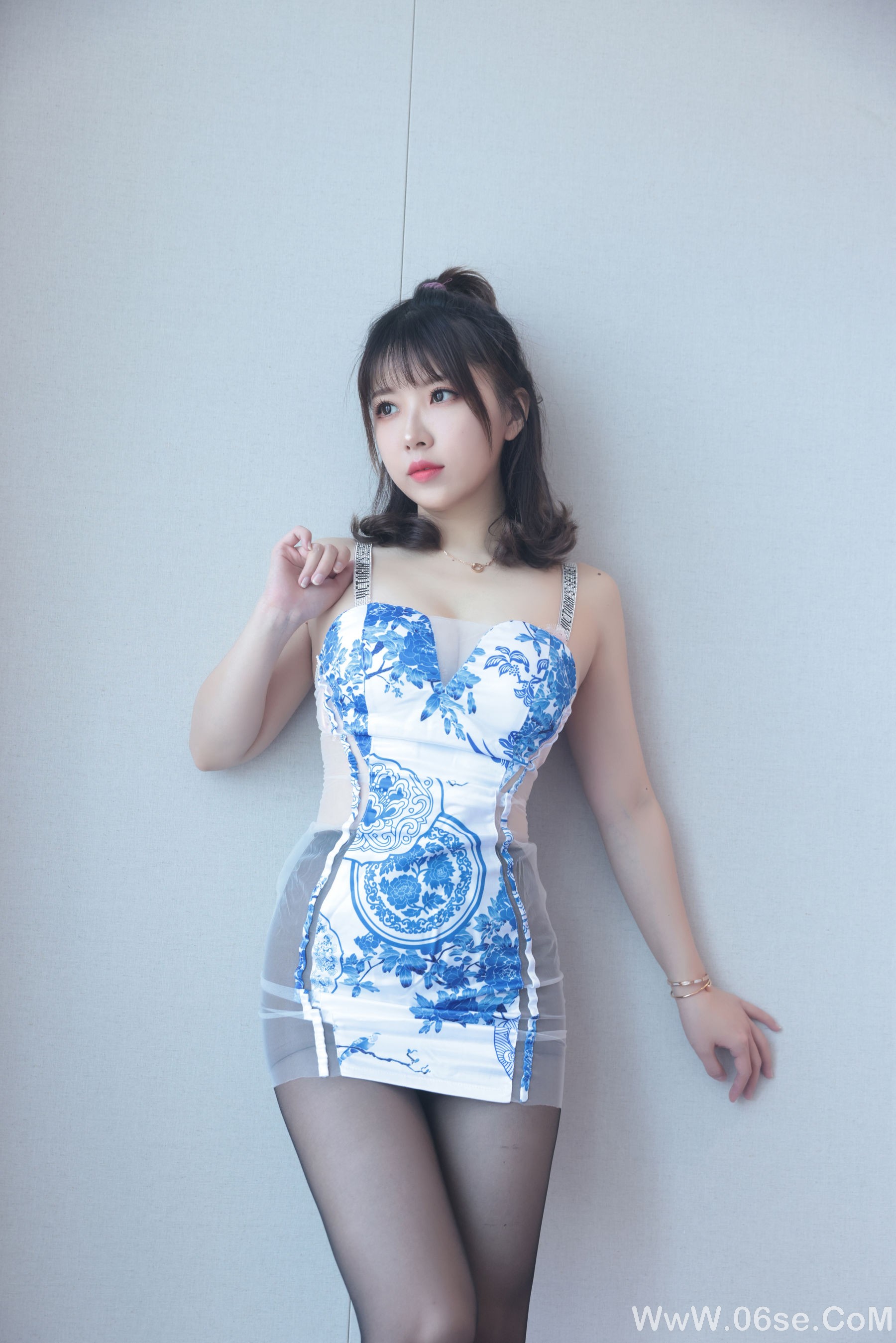 图片[110]-斗鱼主播 小女巫露娜 – 青花瓷旗袍 [127P]-六色网