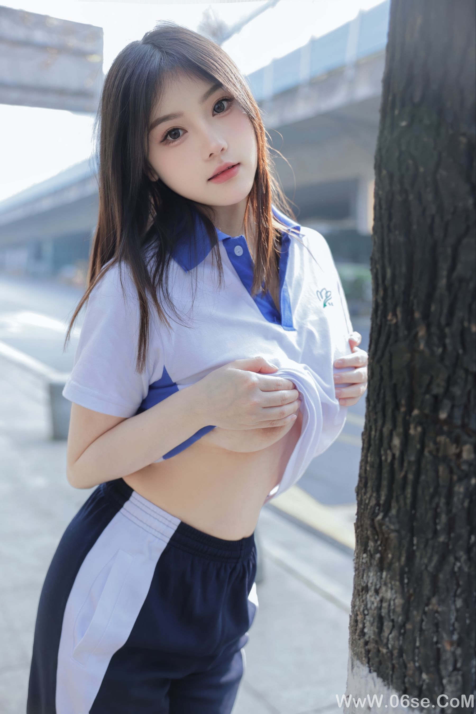 图片[57]-豆瓣酱 公交车写真 [85P]-六色网