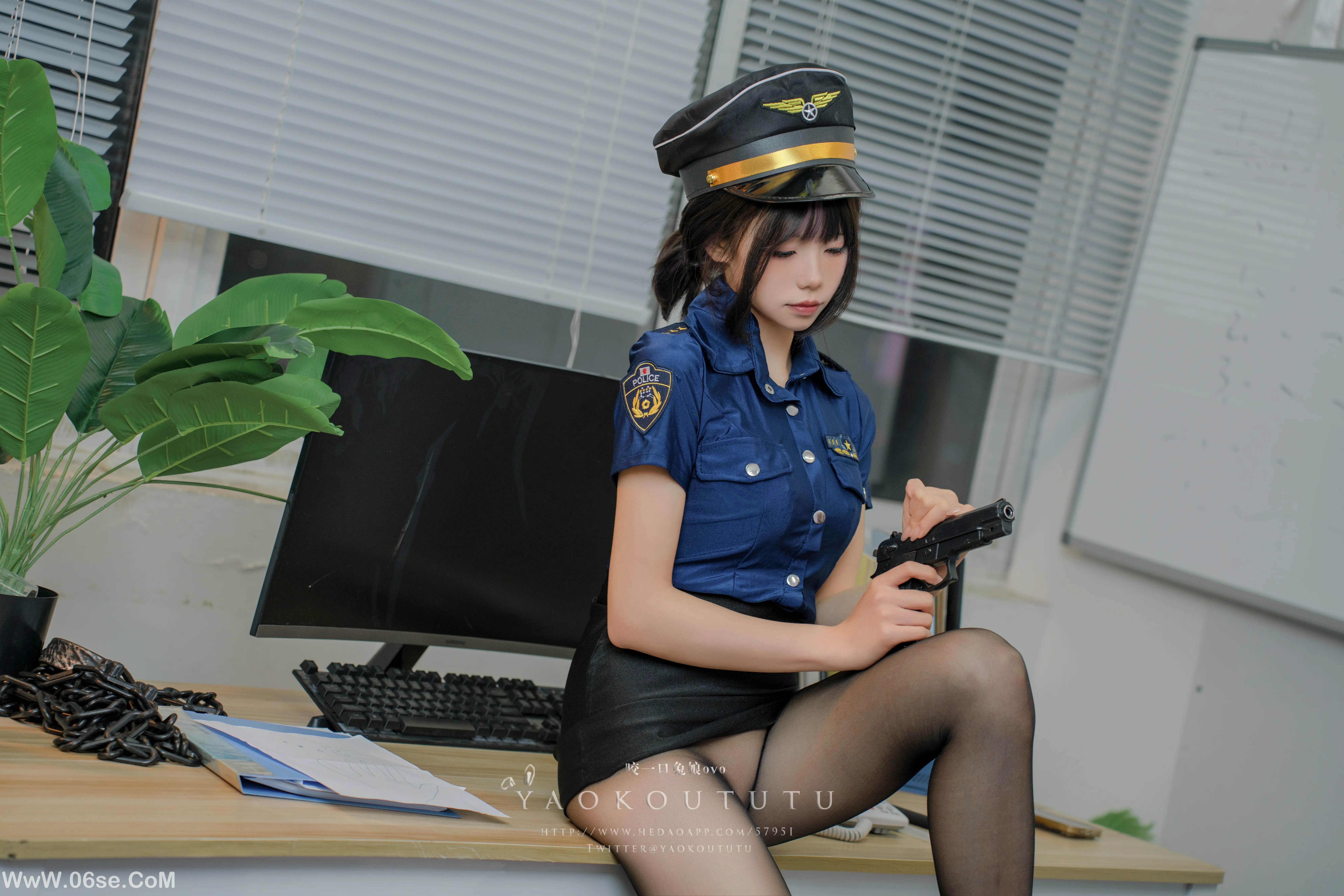 图片[9]-咬一口兔娘 乌龙女警-六色网