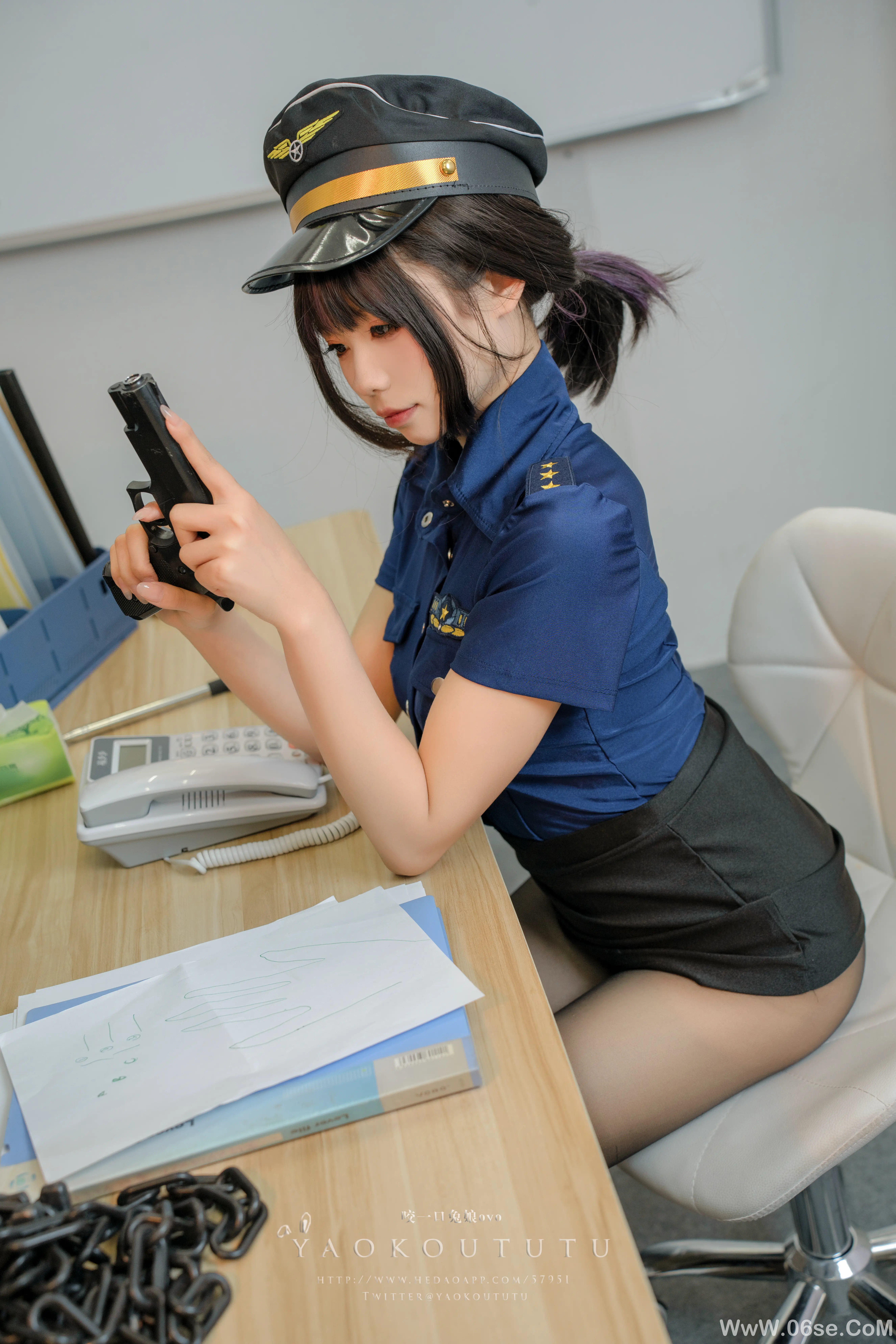 图片[4]-咬一口兔娘 乌龙女警-六色网