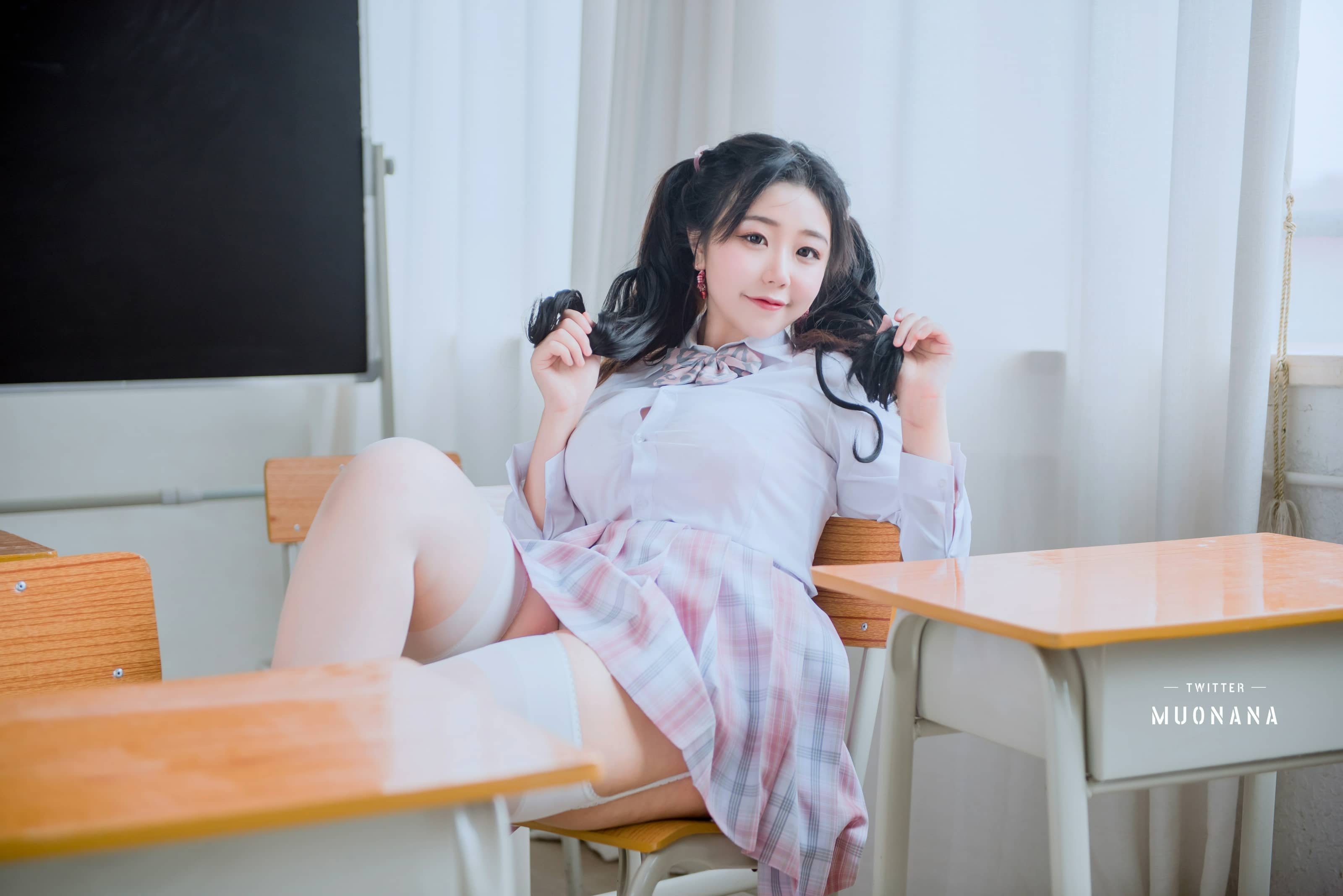 – 老师学生 [115P 10V]