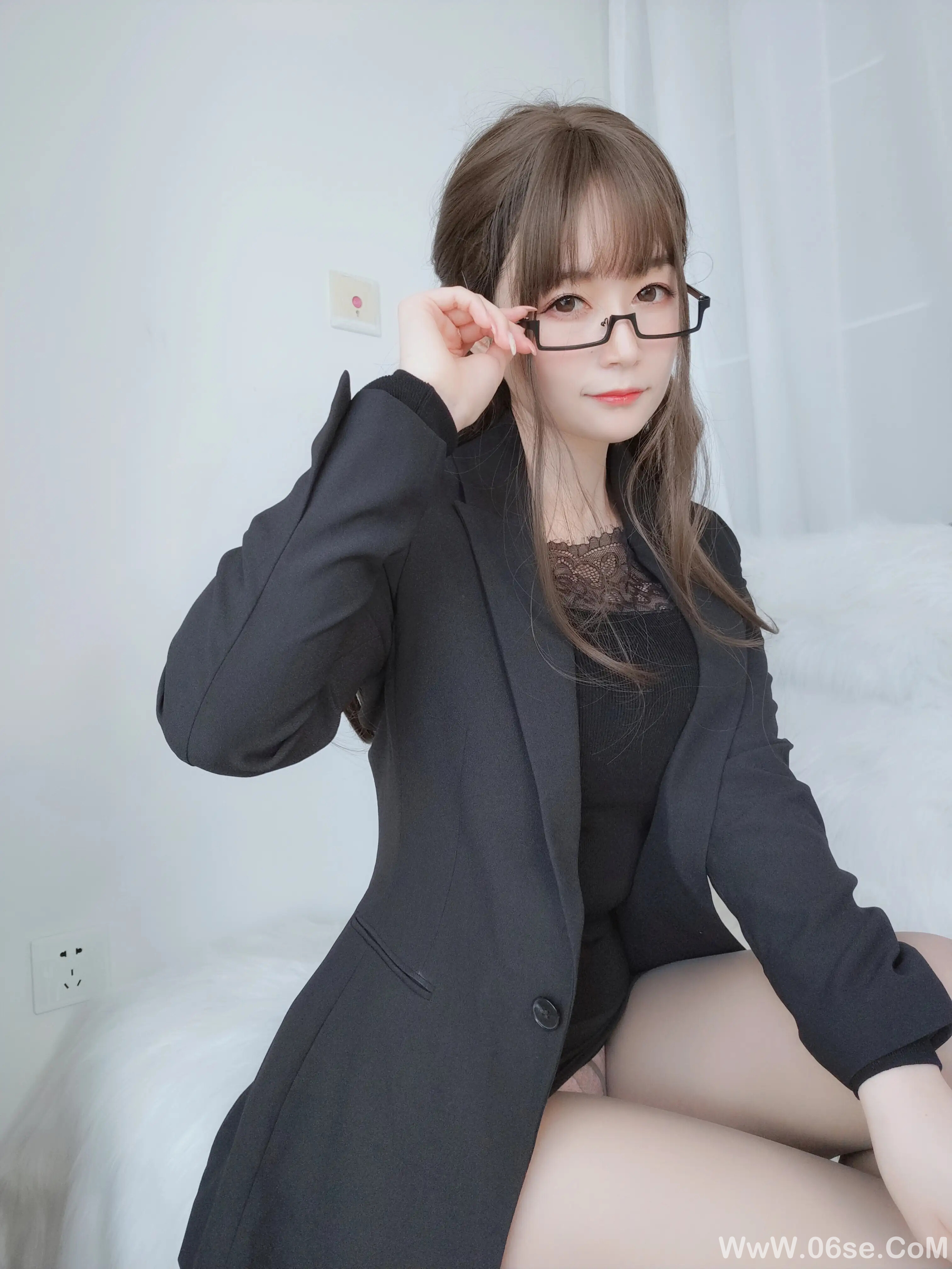 图片[4]-白银81 – 黑西服-六色网