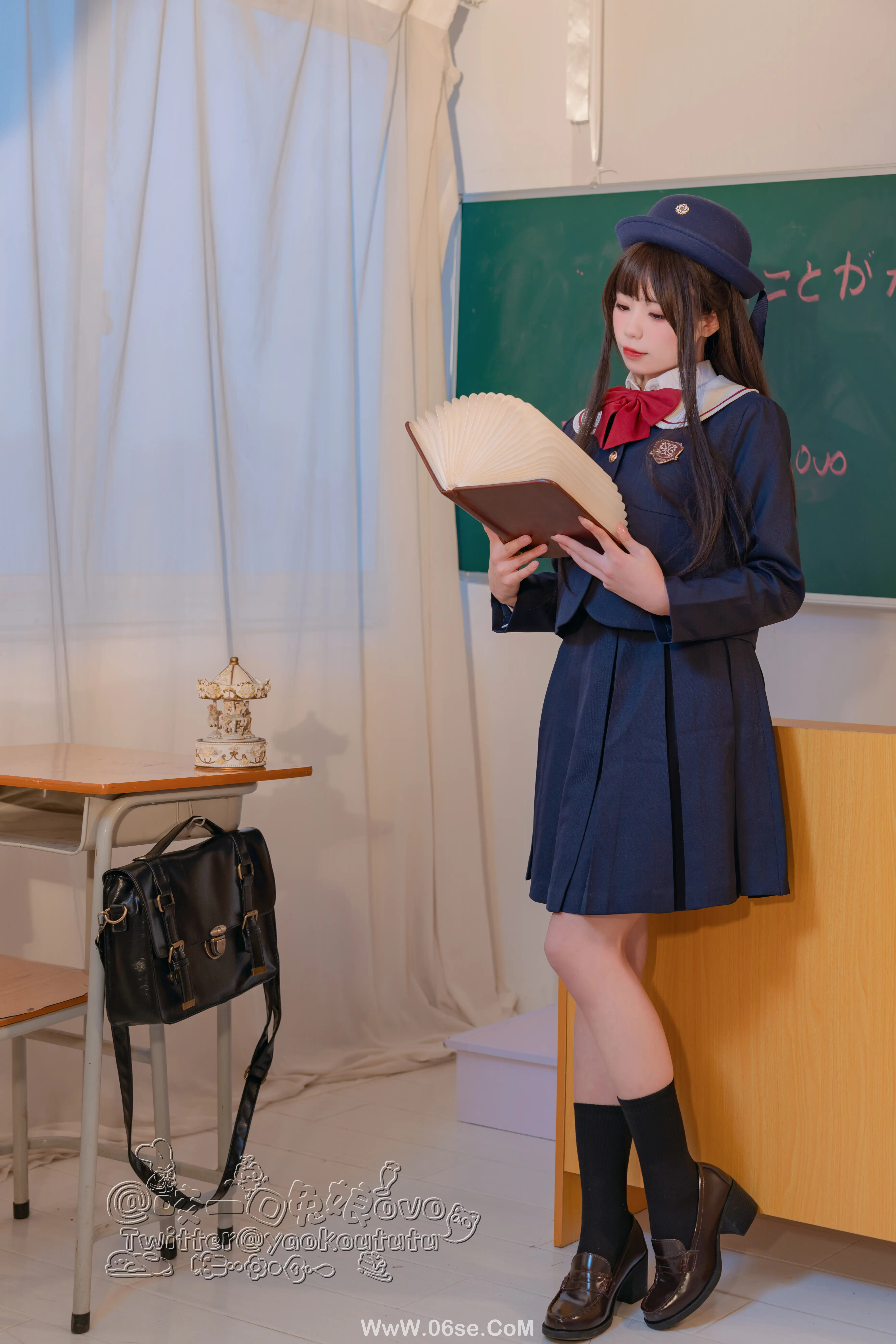 咬一口兔娘 入学式-六色网
