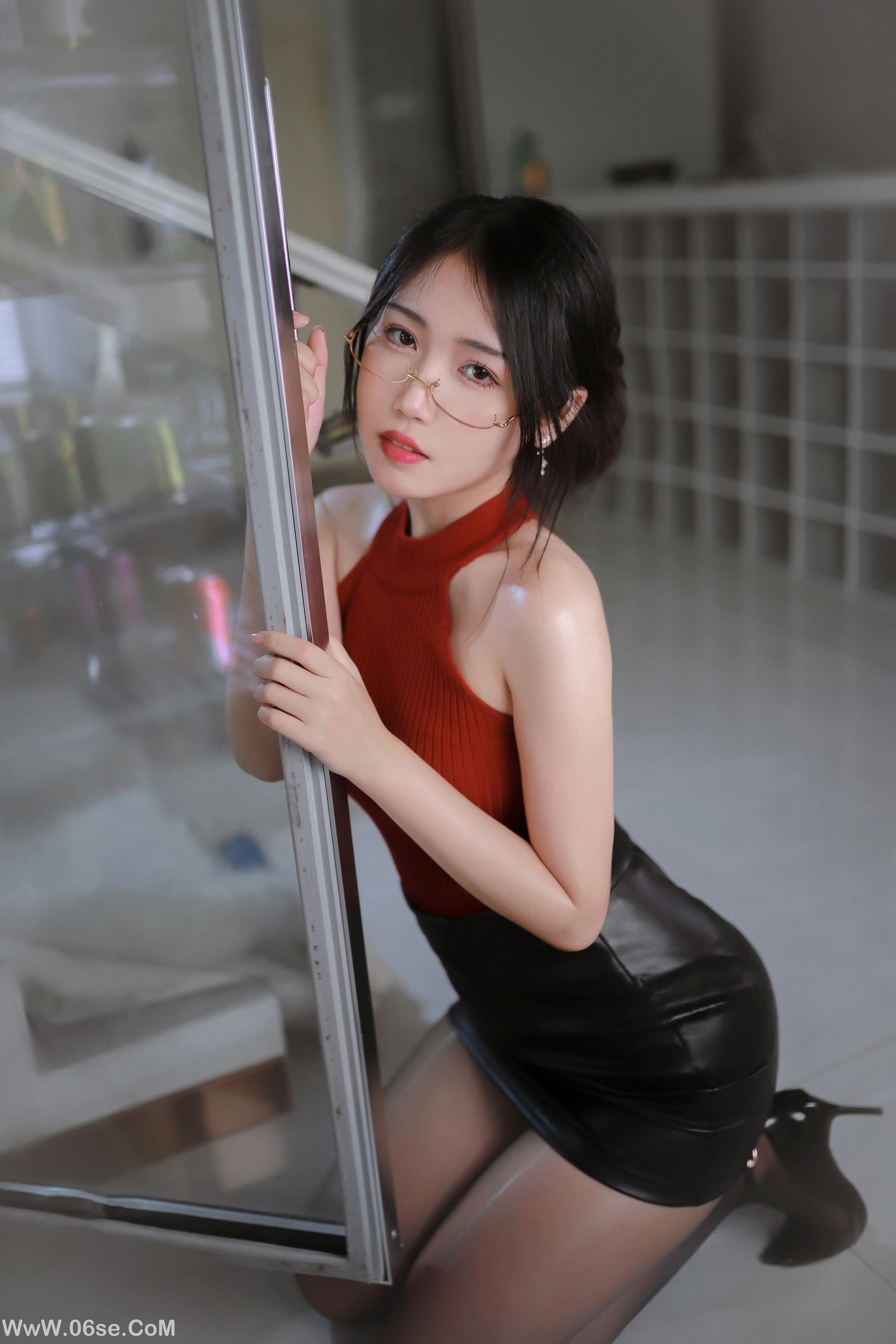 图片[15]-不呆猫 – 姐姐在家独自买醉-六色网
