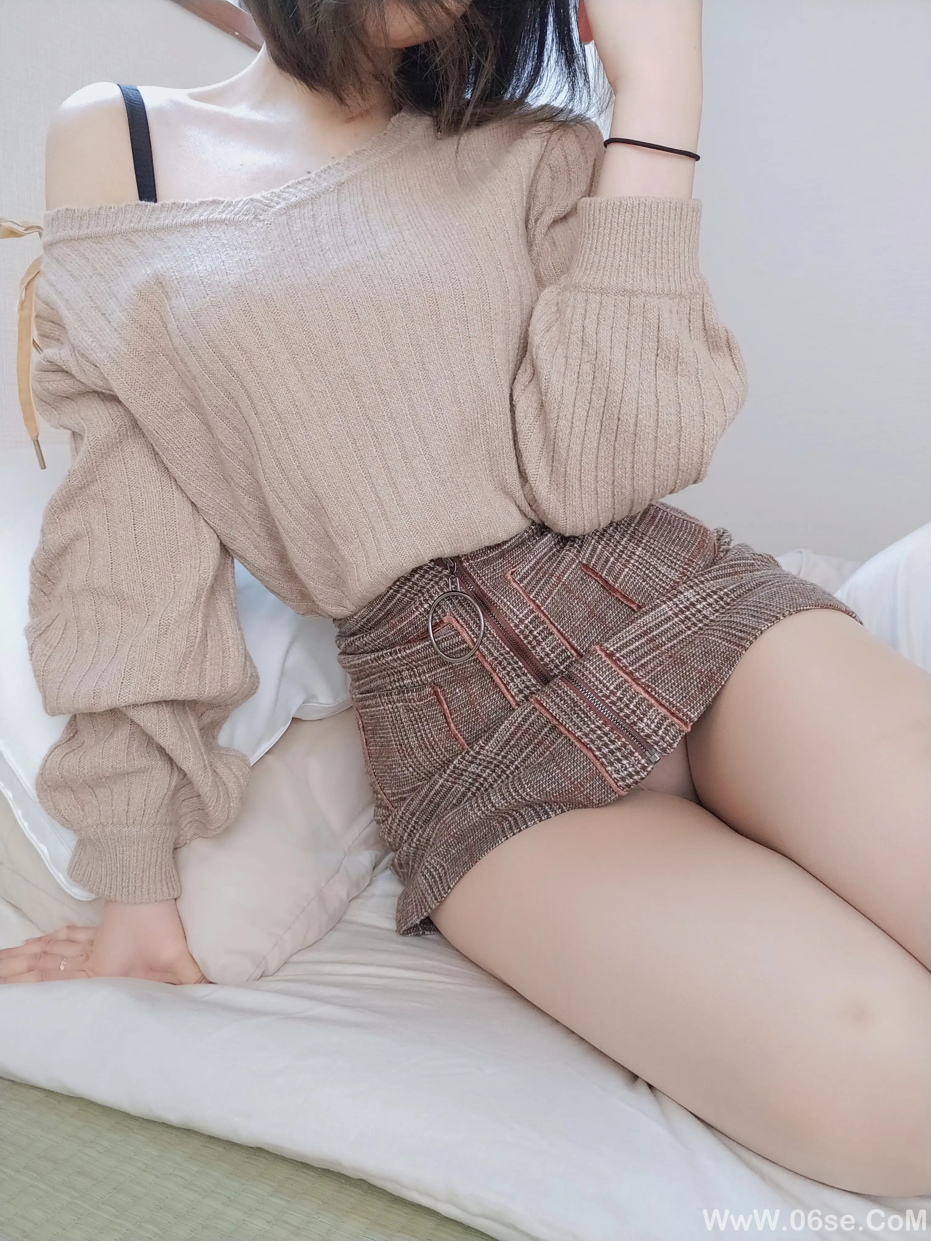 白银81 – 甜美后辈 日常篇-六色网