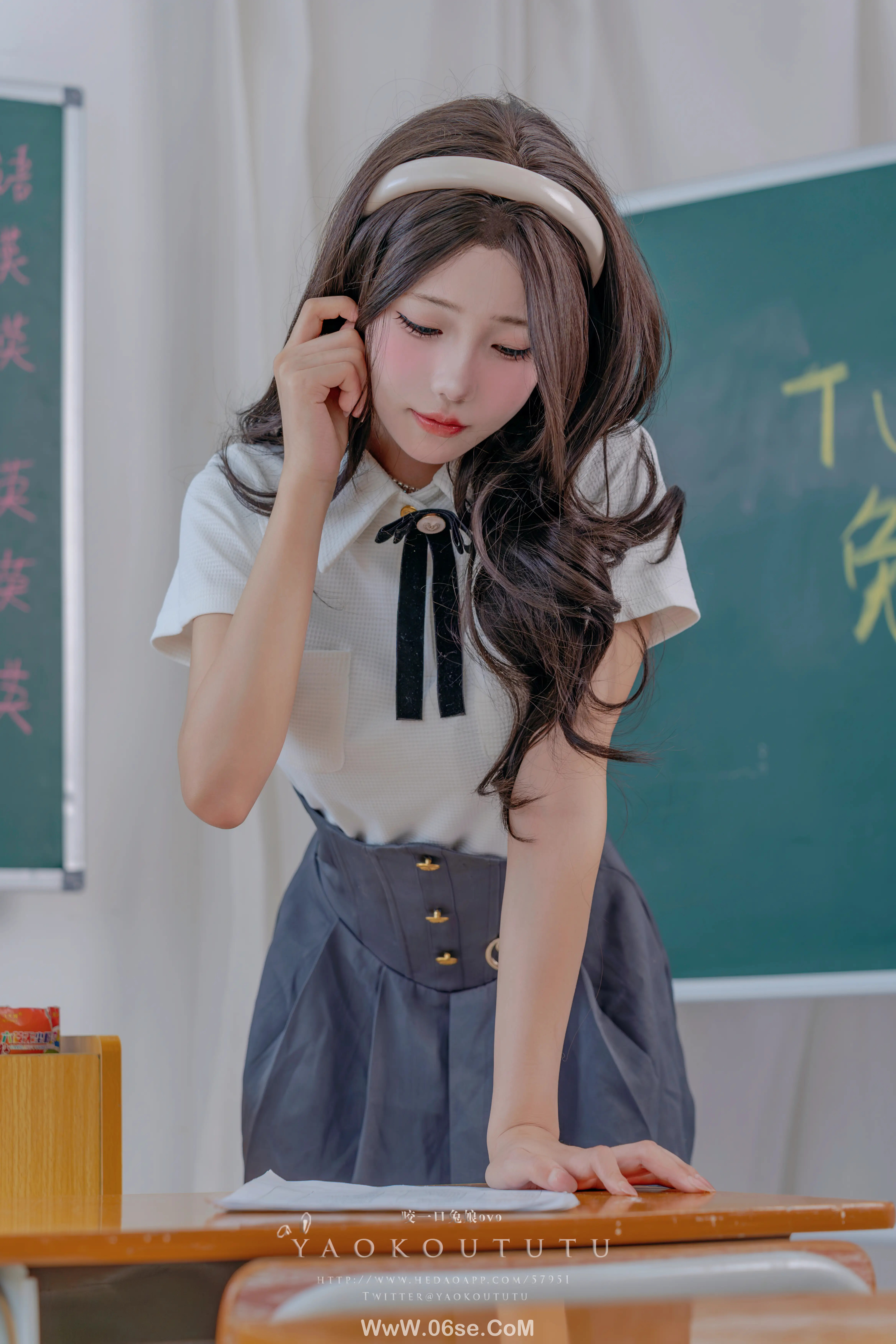 图片[10]-咬一口兔娘_十月订阅『实习老师的欢迎仪式』-六色网