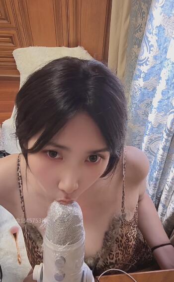 【在线播放】小羽ASMR 俯视舔迈-asmr小喵