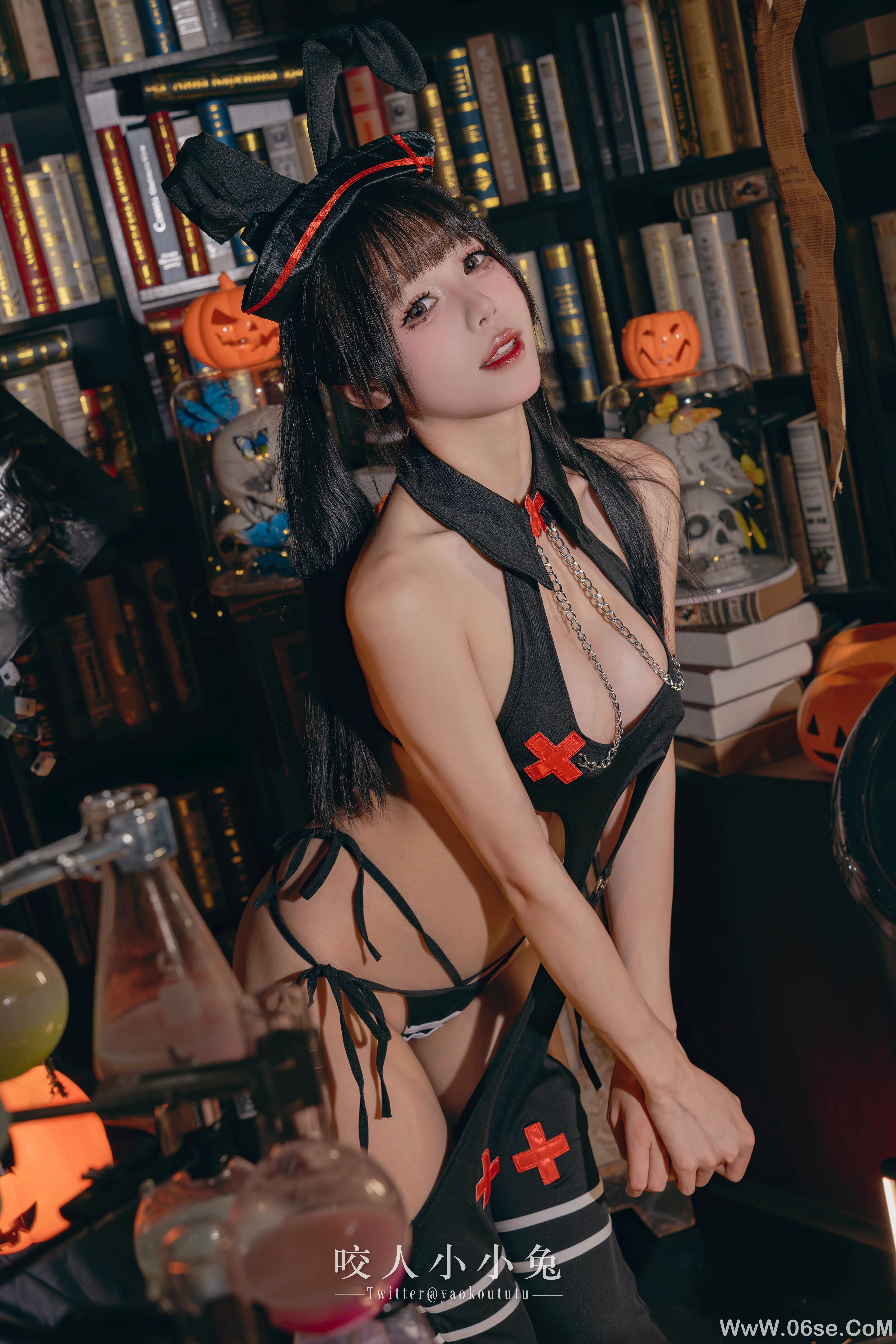 图片[13]-咬一口兔娘_十一月t3特典『万圣节看護士』-六色网