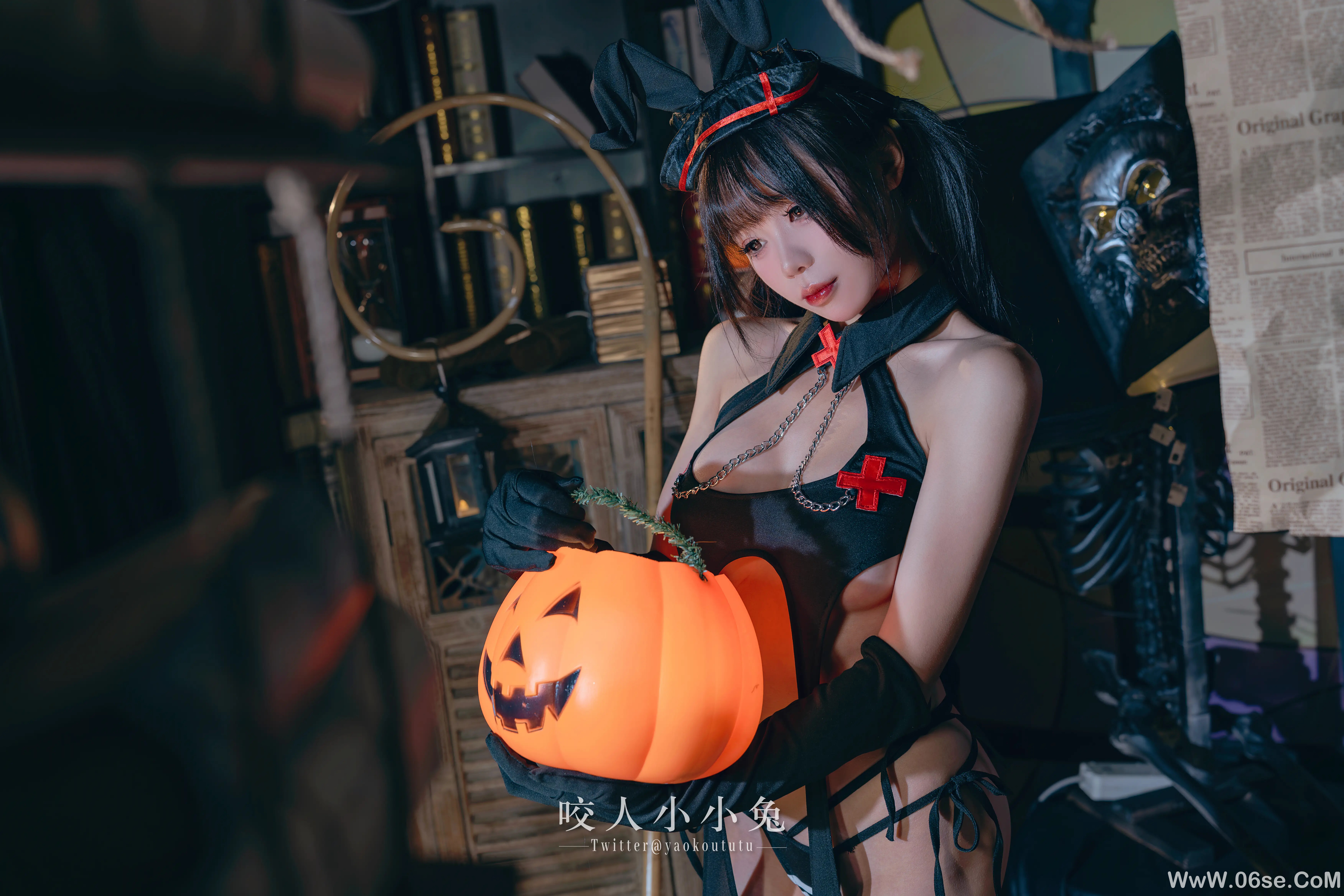 图片[40]-咬一口兔娘_十一月t3特典『万圣节看護士』-六色网