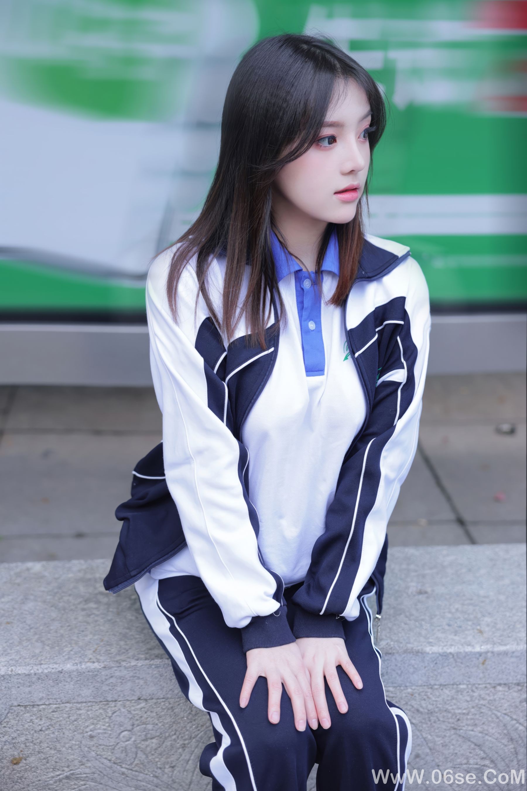 图片[3]-豆瓣酱 公交车写真 [85P]-六色网