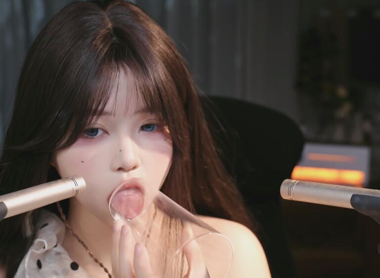 【在线播放】啵啵眠眠 10月会员专属玻璃杯