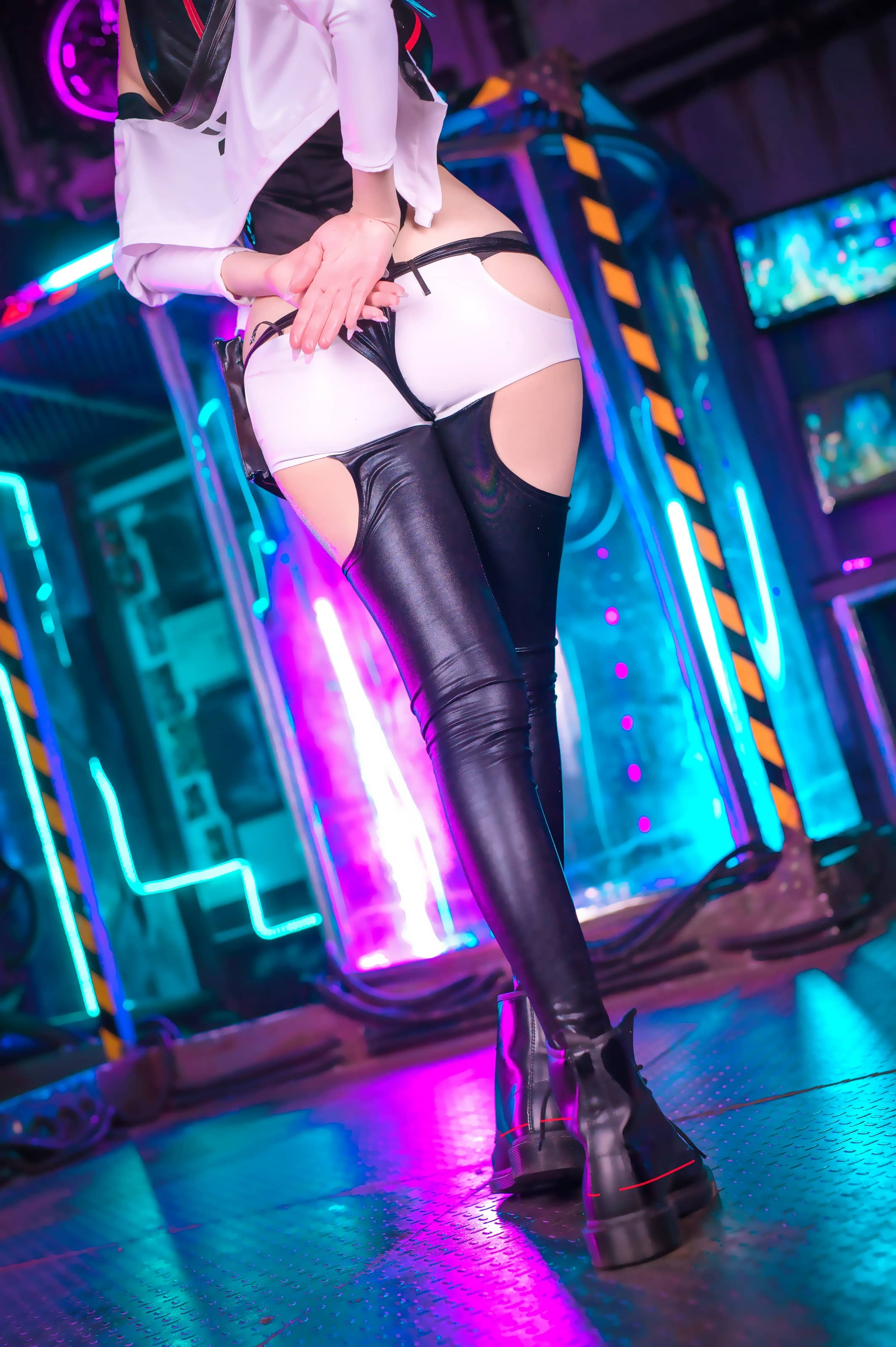 – Lucy HD [21P]