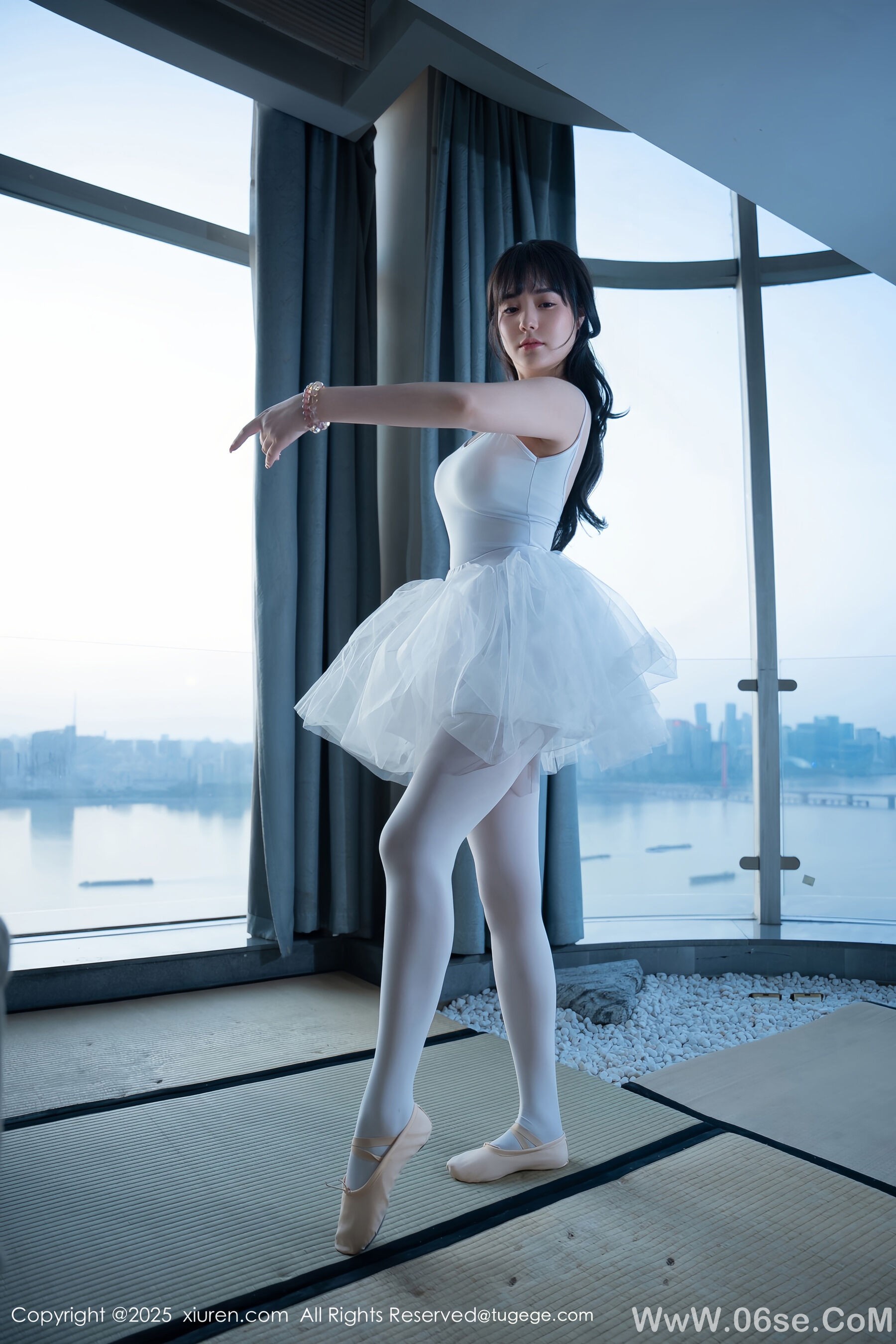 图片[25]-[Xiuren秀人网] 2025.07.23 NO.10575 揉揉肉肉 软情[79P]-六色网