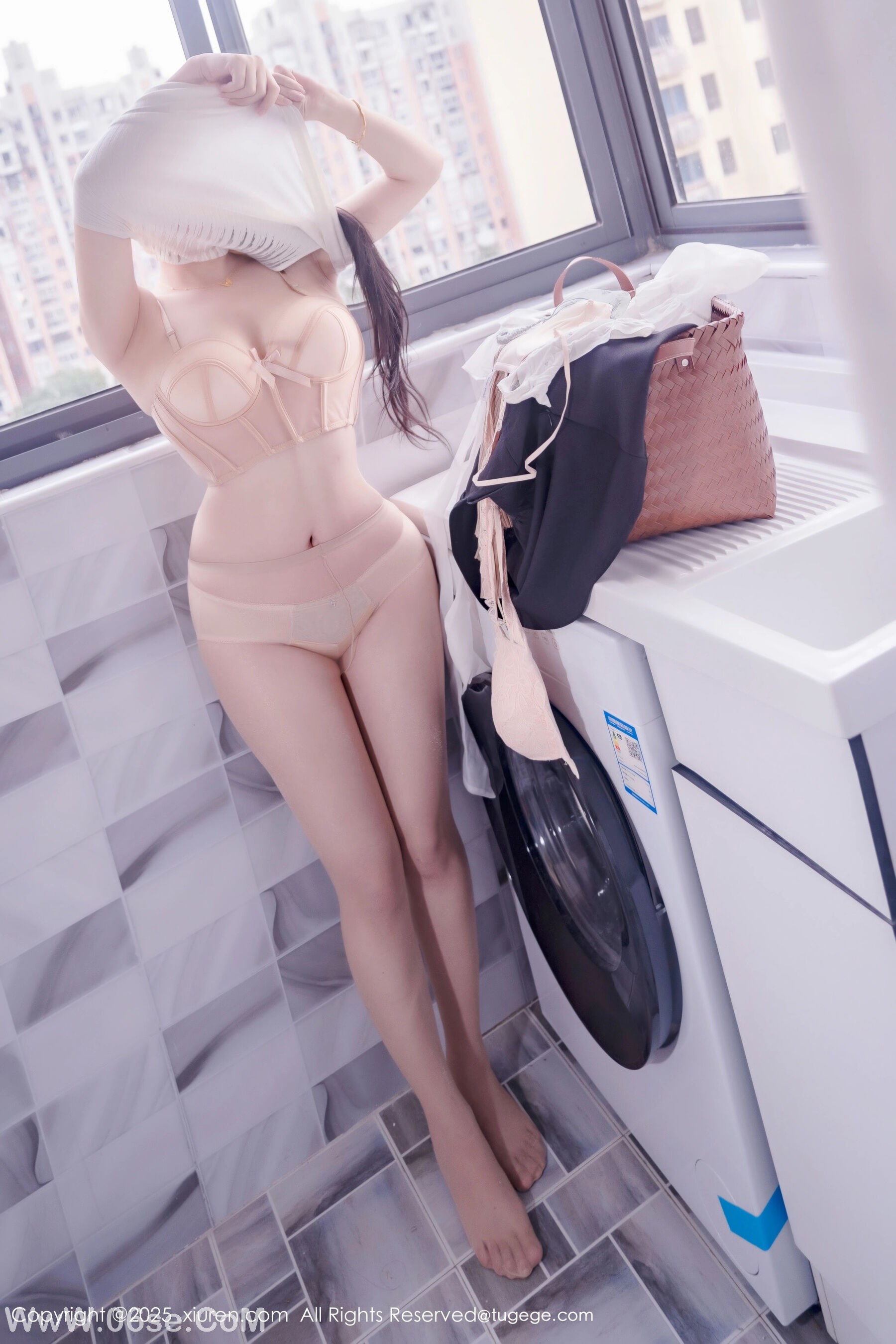图片[23]-秀人网 – NO.11010 – 汐汐爱吃草莓 [84P]-六色网