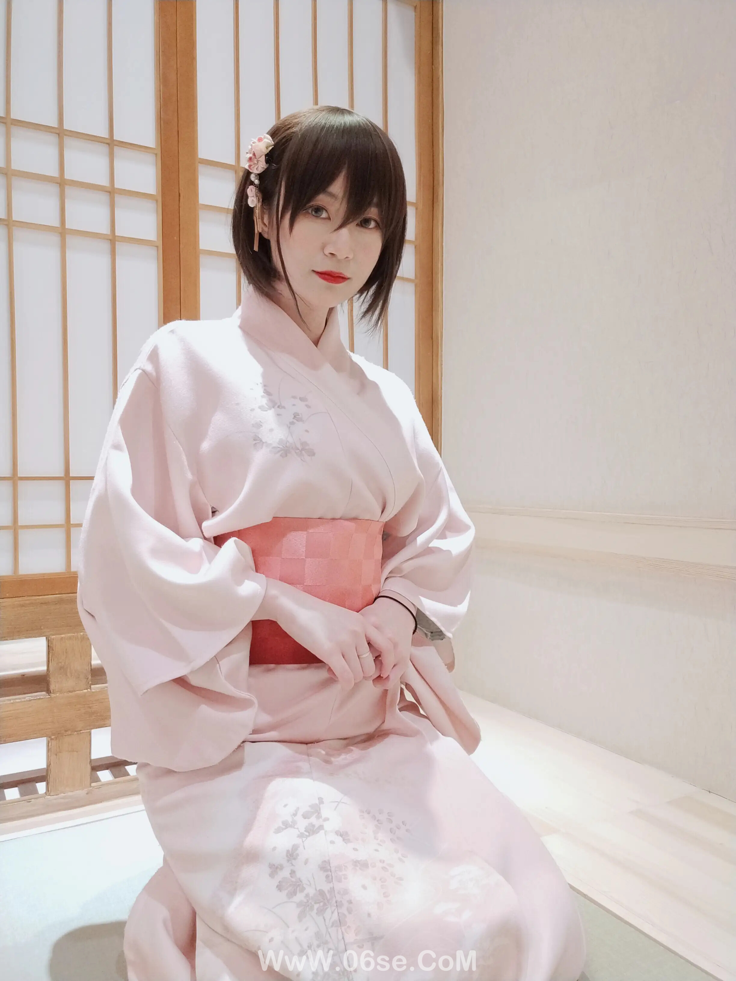 白银81 - 和服温泉-六色网