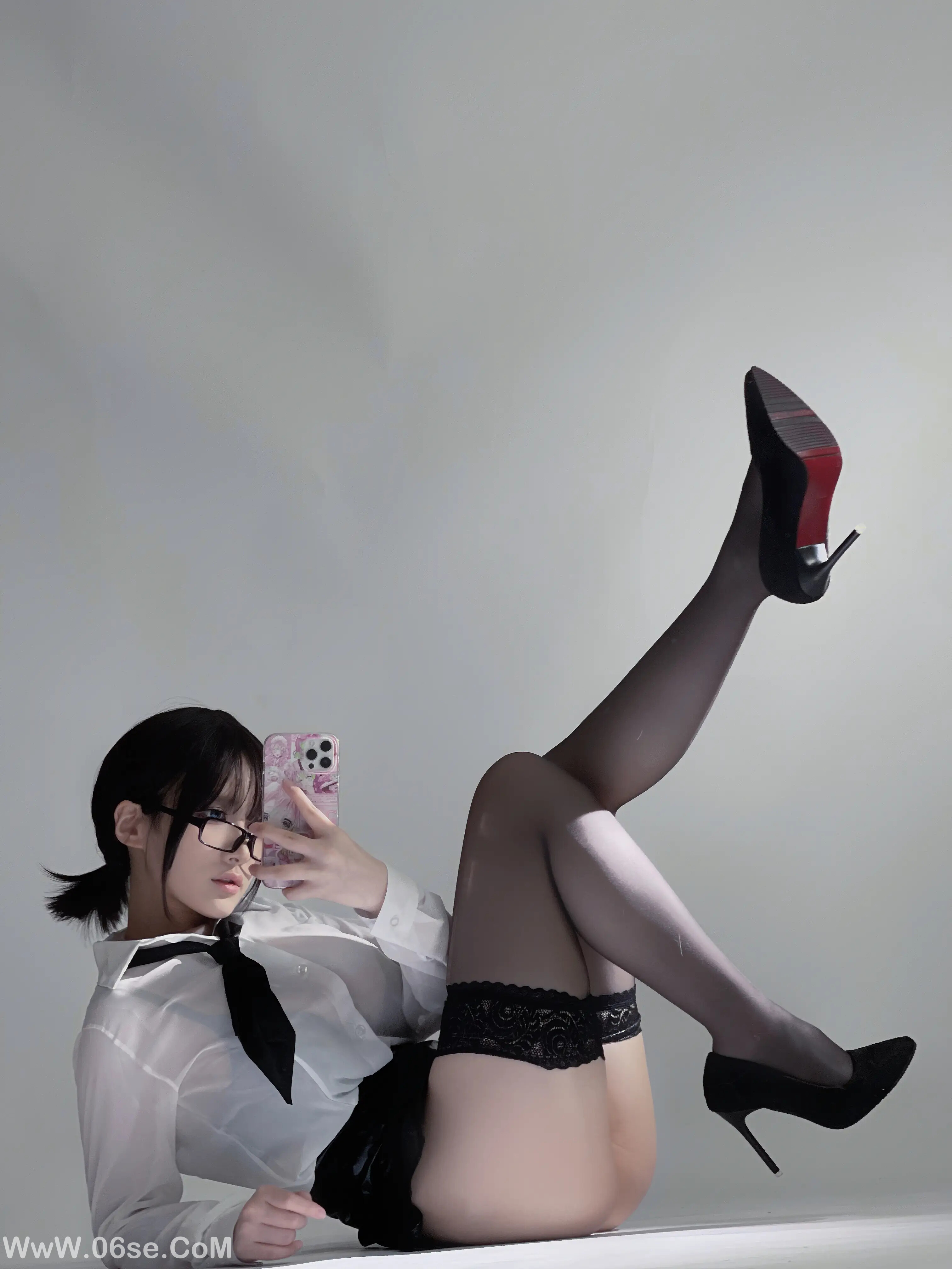 图片[11]-幼愛youmeko 黑丝眼镜ol-六色网