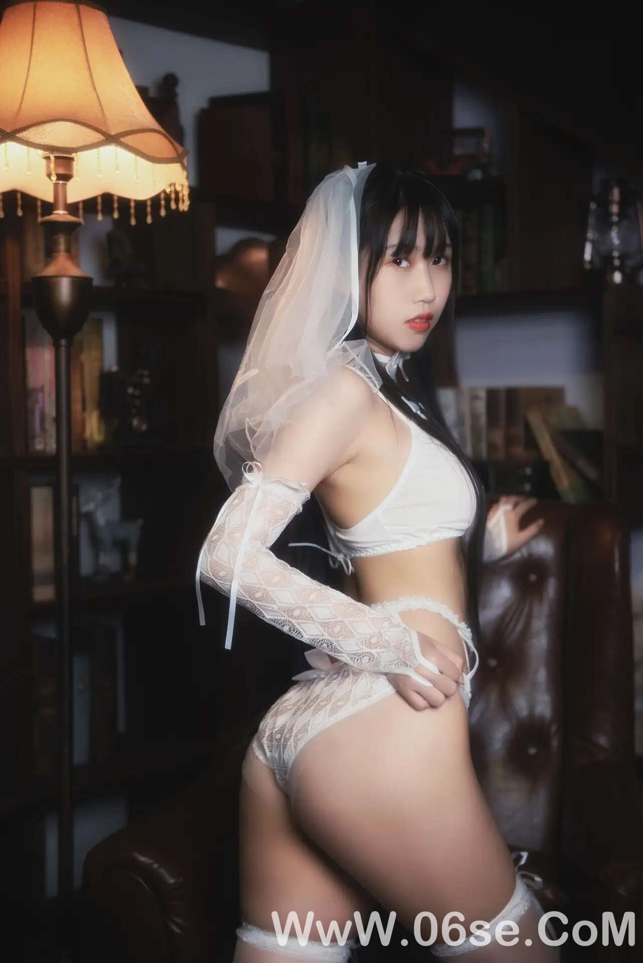 图片[3]-不呆猫 – 白色情趣婚纱-六色网