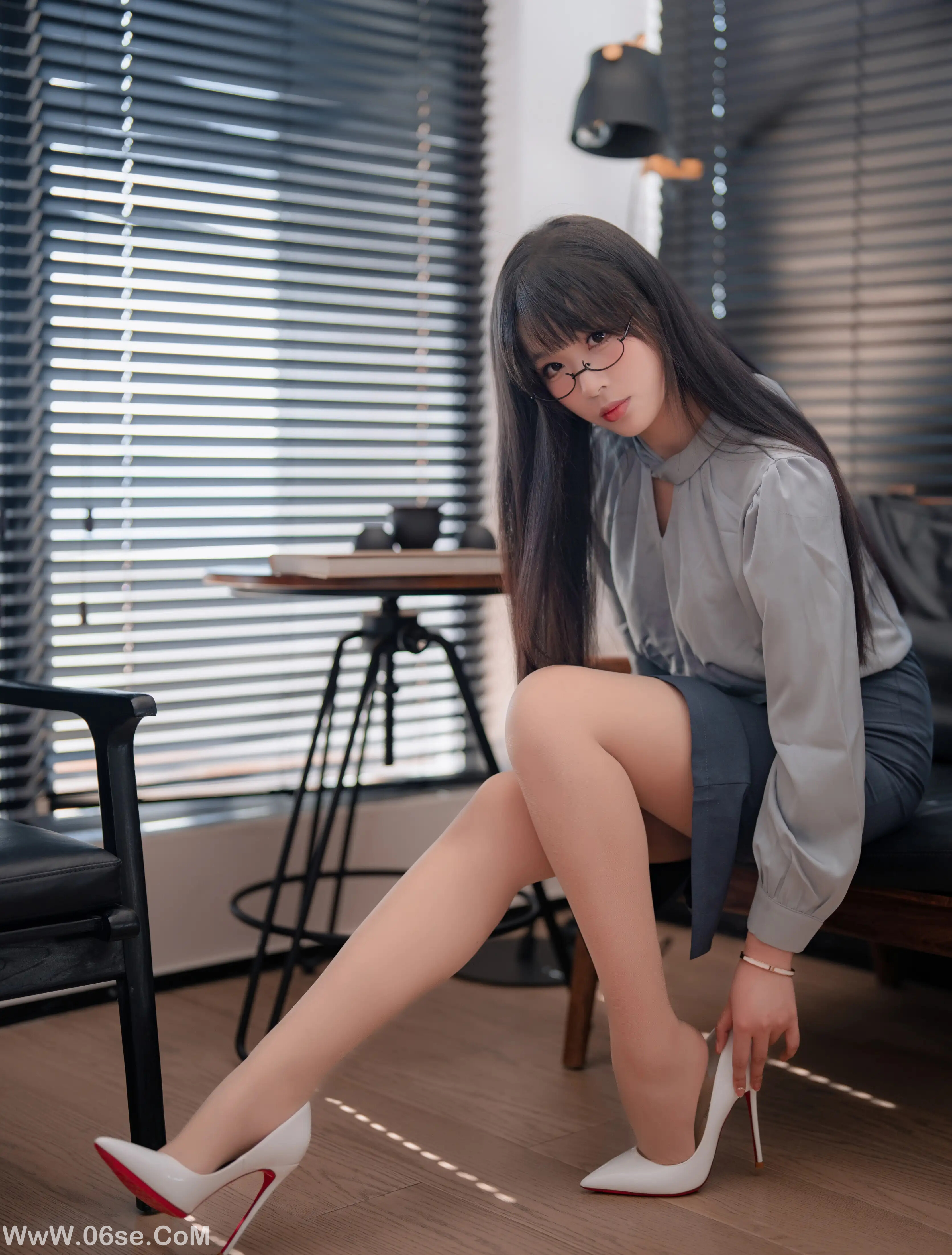 图片[46]-轩萧学姐 – 蓝裙ol-六色网