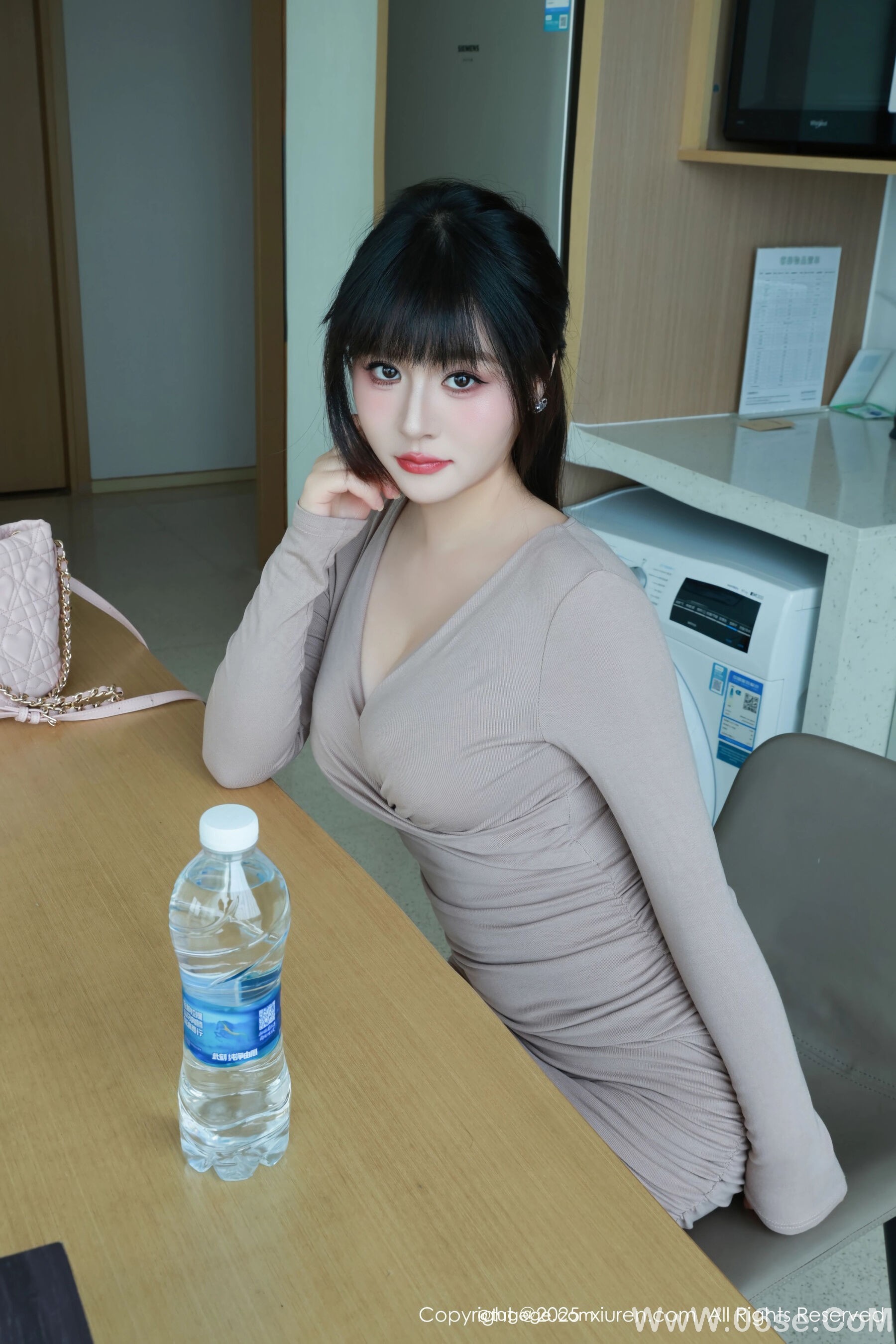图片[24]-[Xiuren秀人网] 2025.09.02 NO.10718 南汐RuRu[87P]-六色网