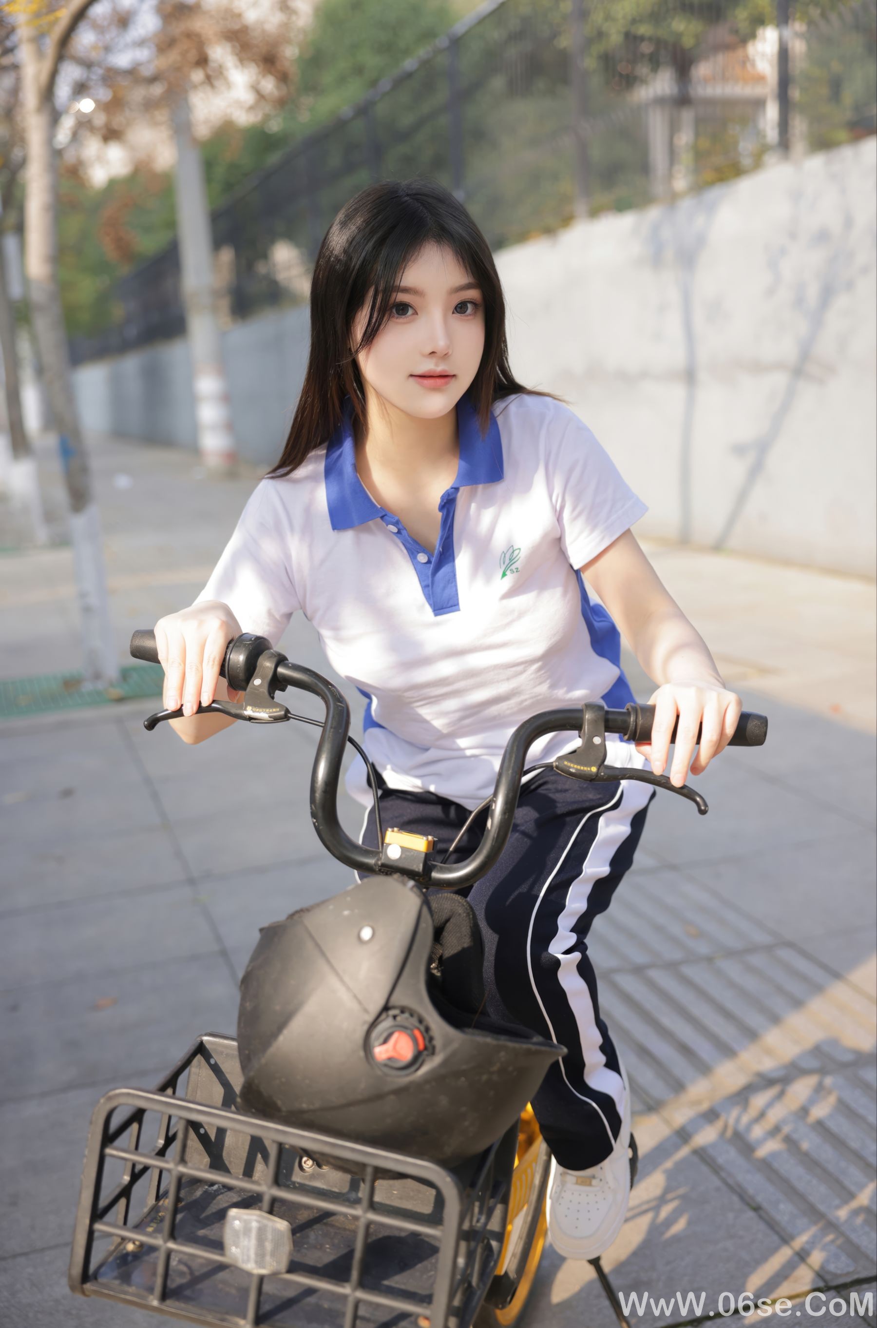 图片[42]-豆瓣酱 公交车写真 [85P]-六色网