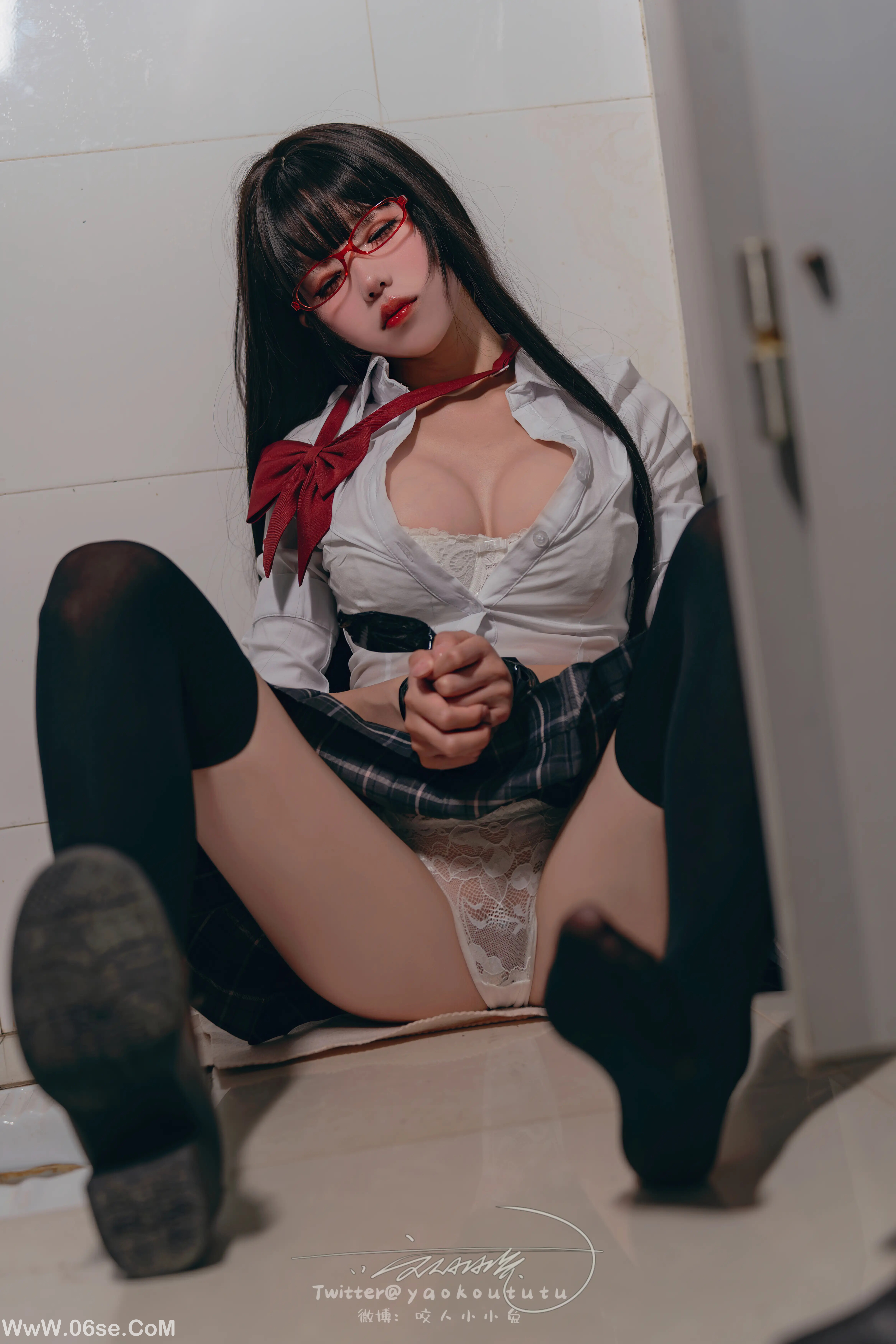 图片[42]-咬一口兔娘 电车惊魂-六色网