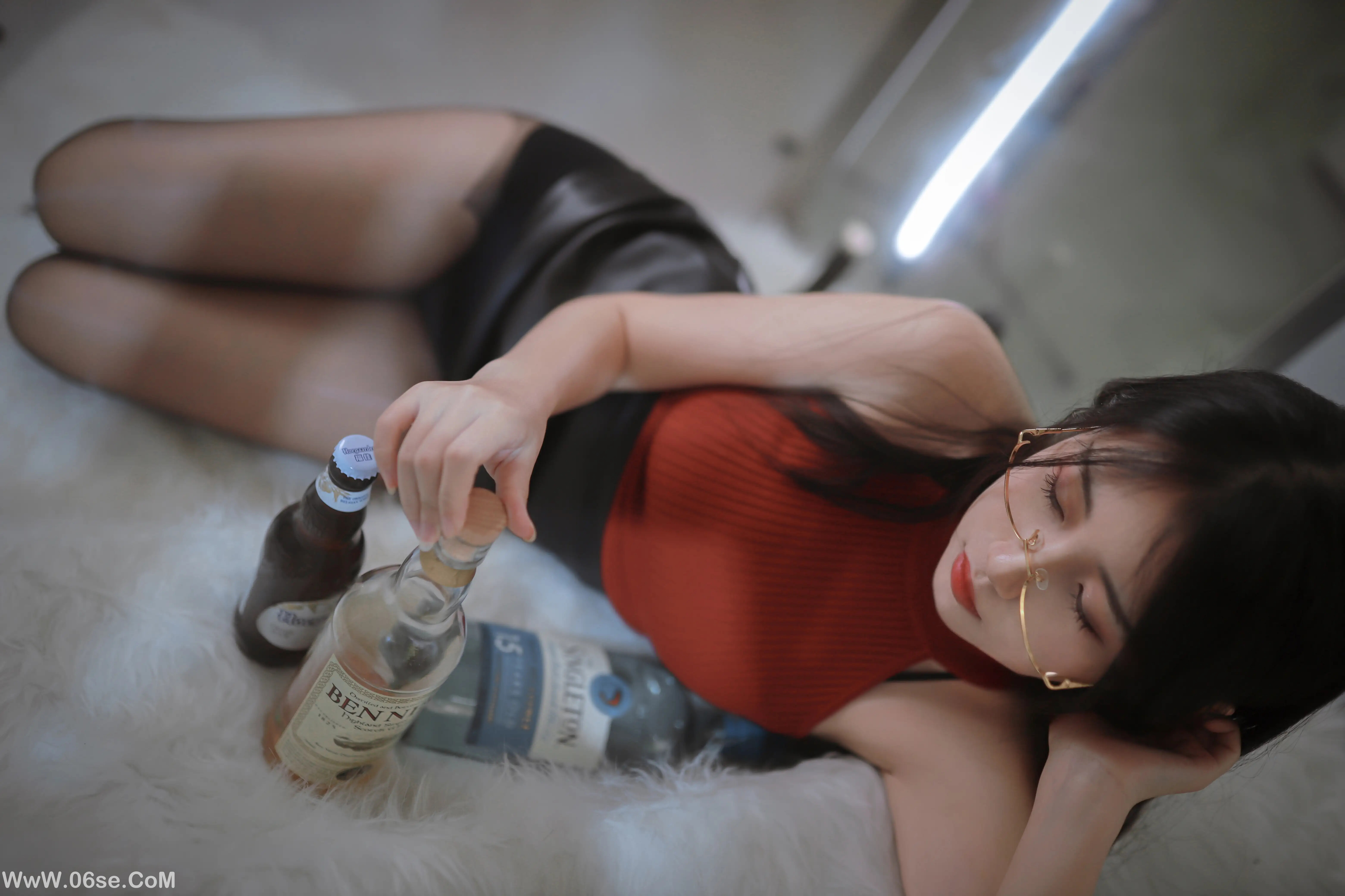 图片[25]-不呆猫 – 姐姐在家独自买醉-六色网