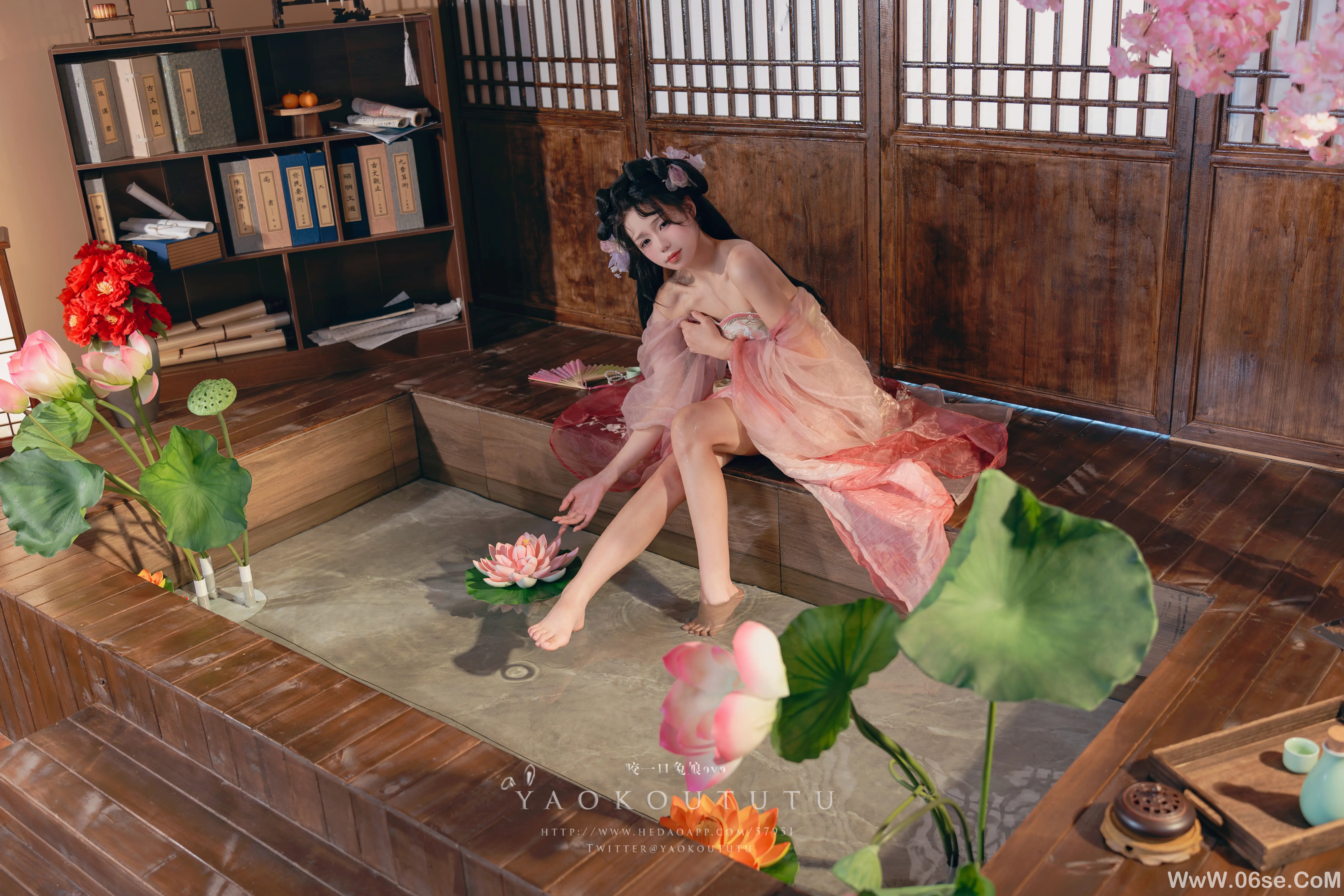 图片[10]-咬一口兔娘_八月订阅『醉倒荷塘边』-六色网